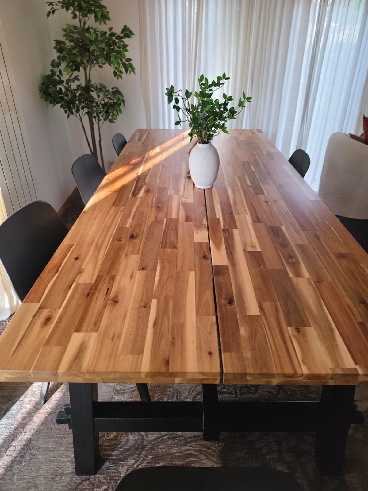 SKOGSTA eettafel, acacia/zwart, 235x100 cm
