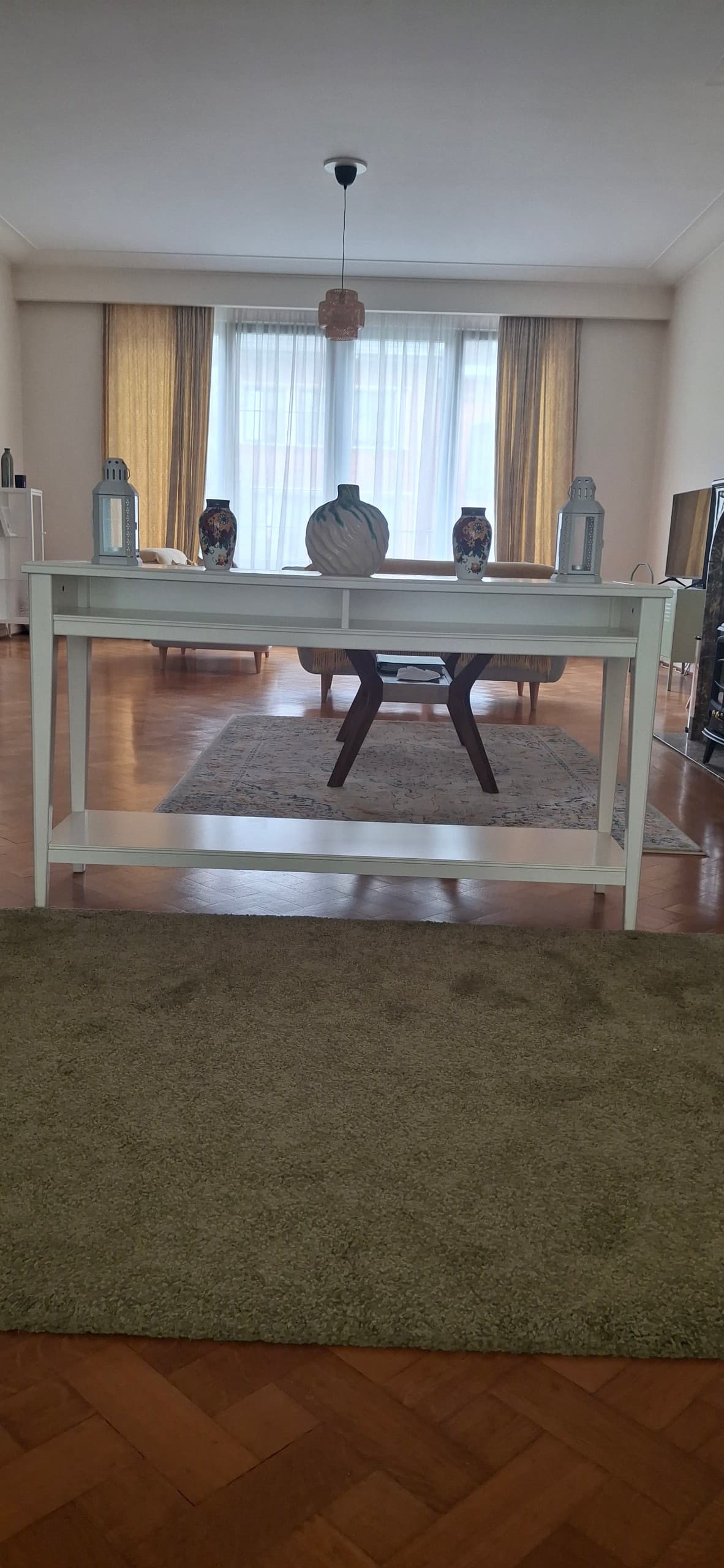 WHITE CONSOLE TABLE