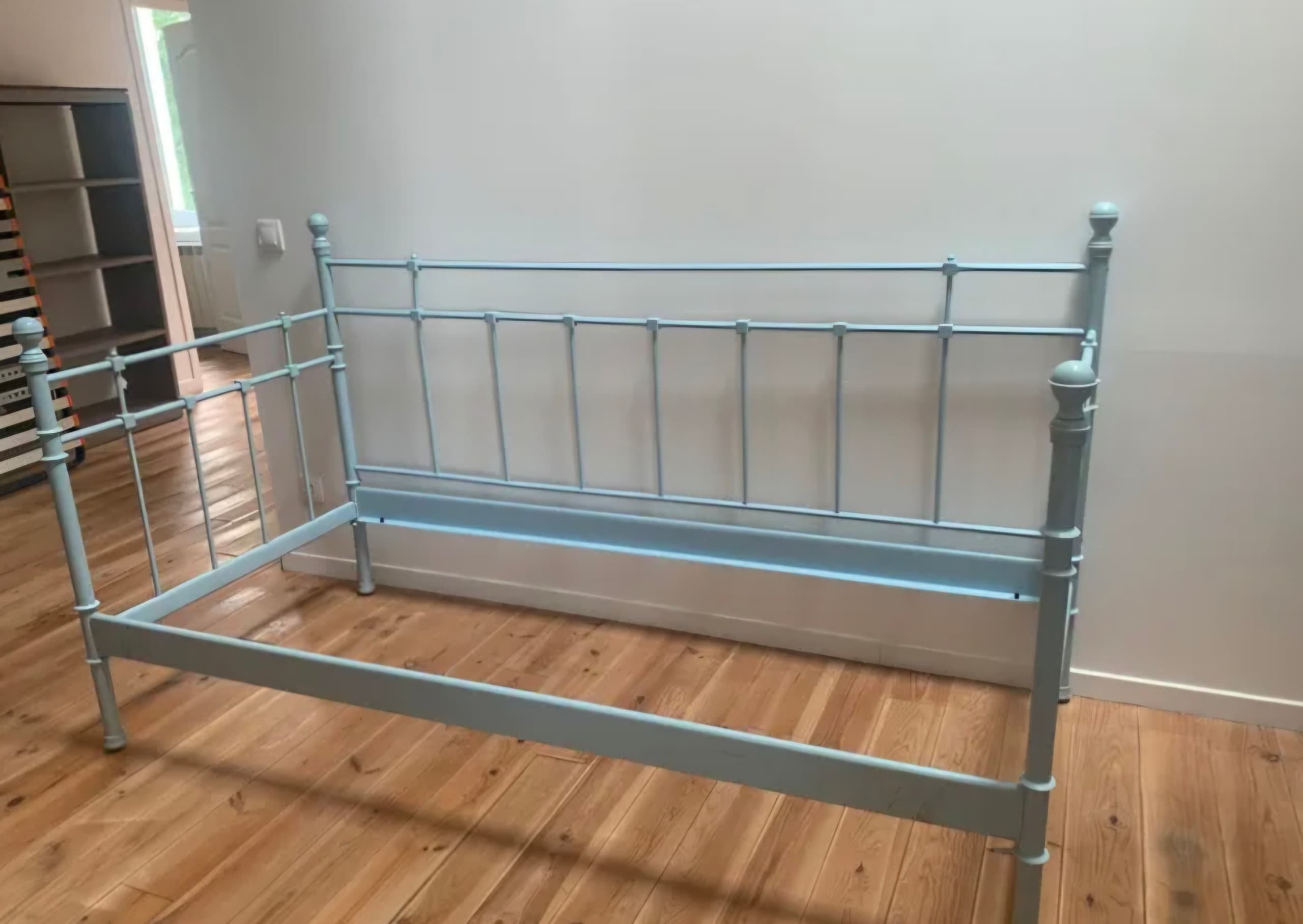 LIT BANQUETTE METAL