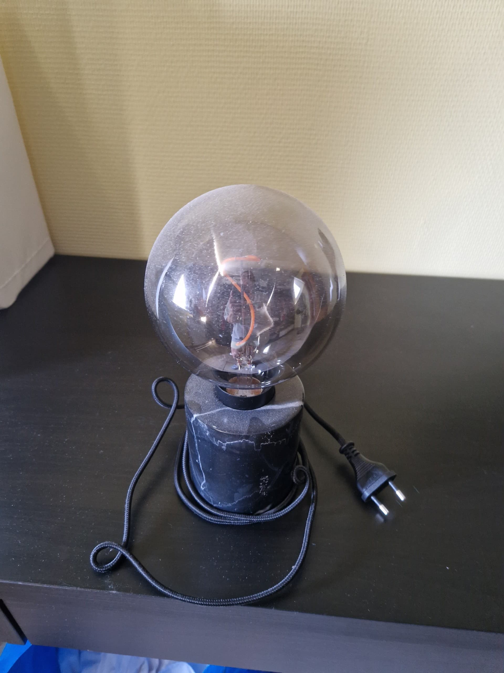 MARKFROST / MOLNART tafellamp met lichtbron, zwart/grijs helder glas, 125 mm