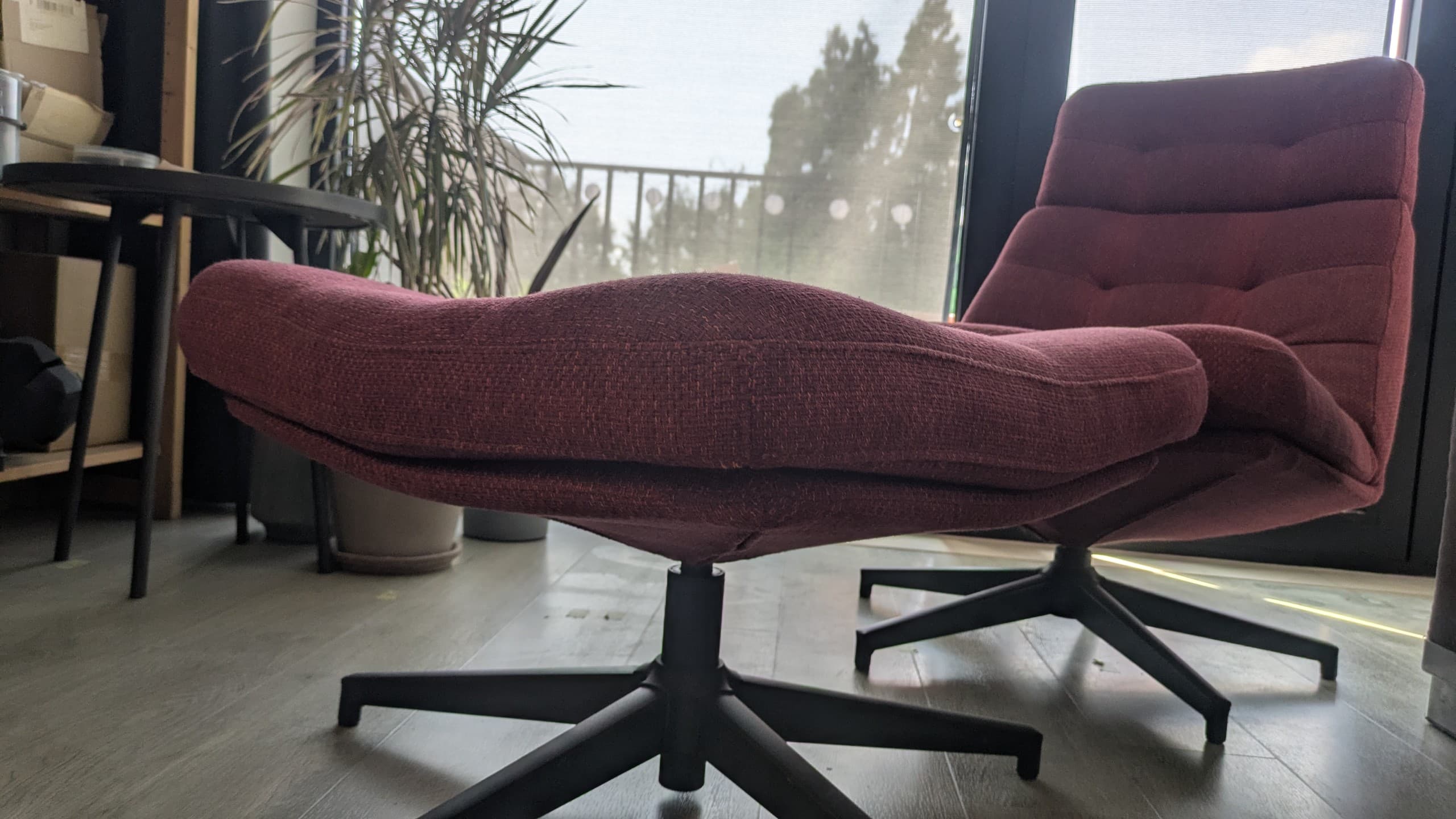 HAVBERG draaifauteuil en voetenbankje, Grann/Bomstad goudbruin