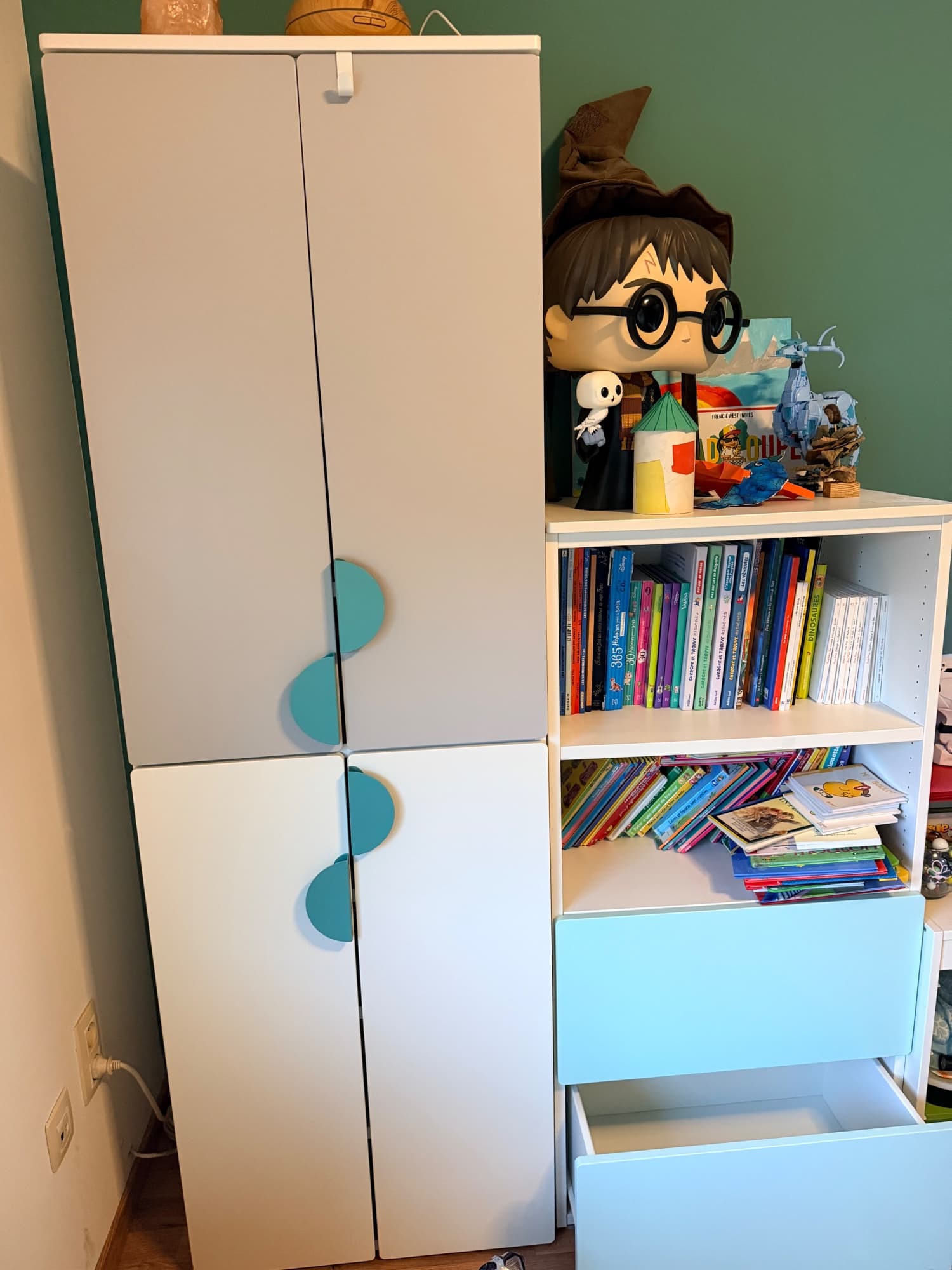 SMÅSTAD / PLATSA storage combination, white/pale turquoise