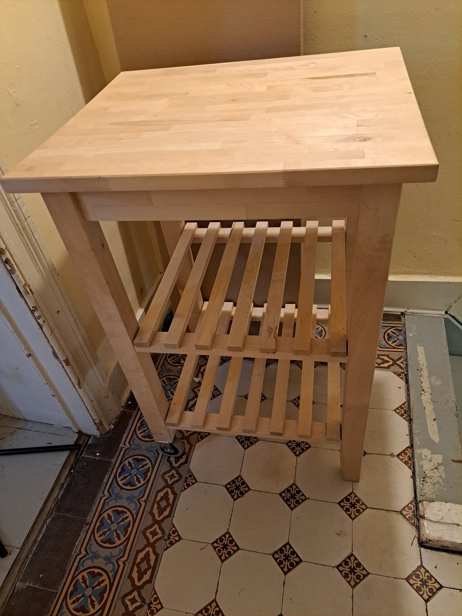 BEKVÄM Roltafel, berken