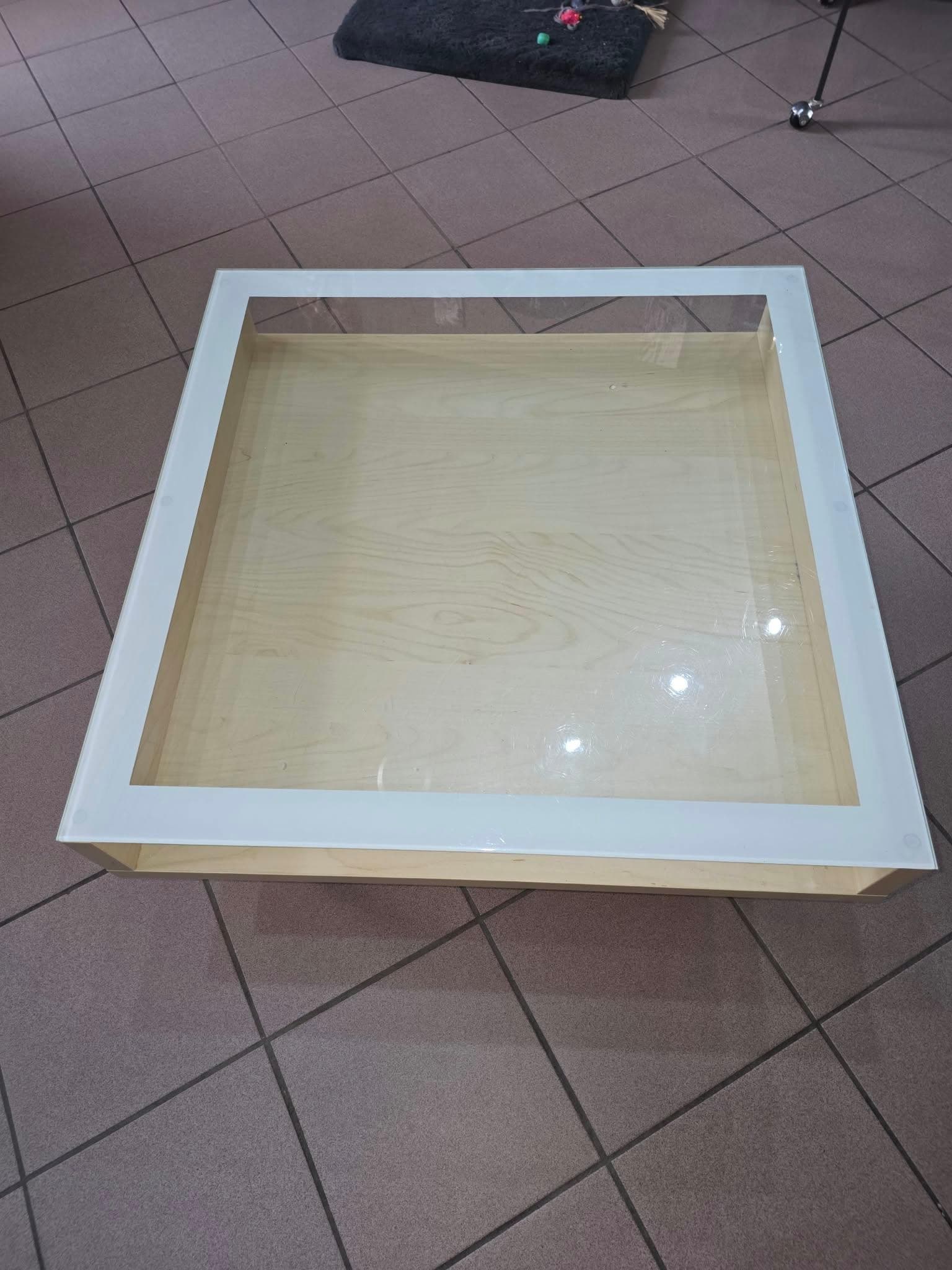 TABLE BASSE