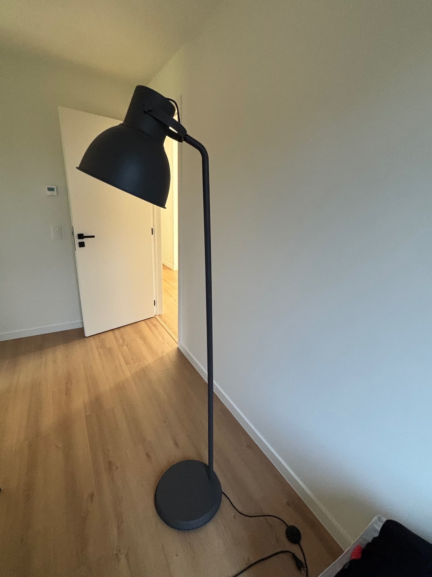 HEKTAR Lampadaire, gris foncé