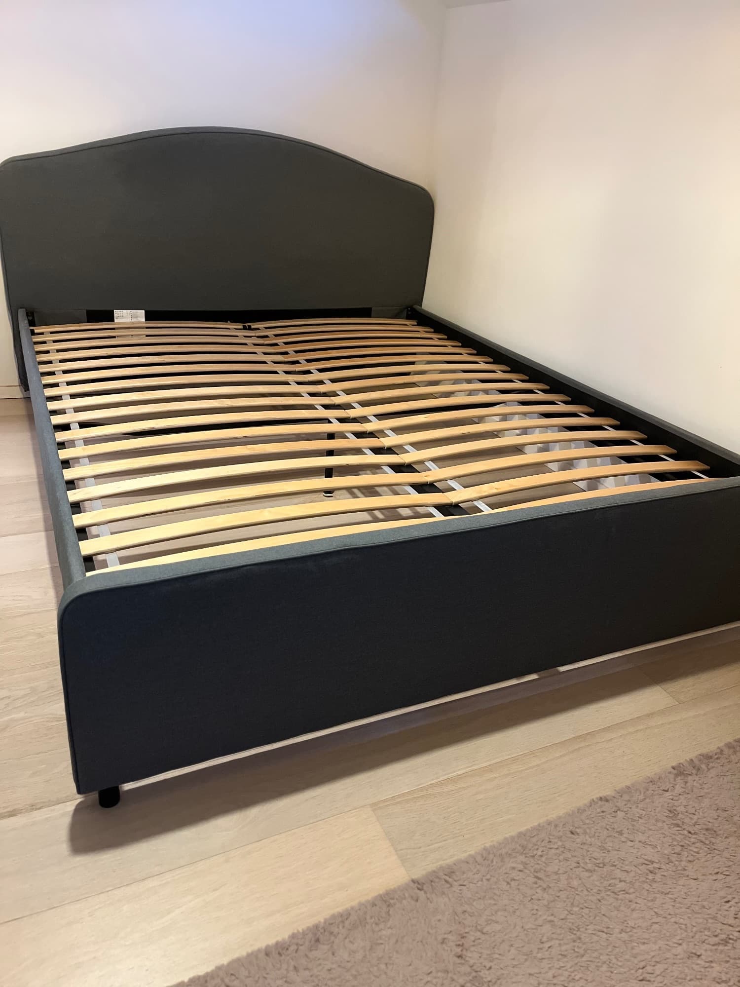 HAUGA gestoffeerd bed, Vissle grijs