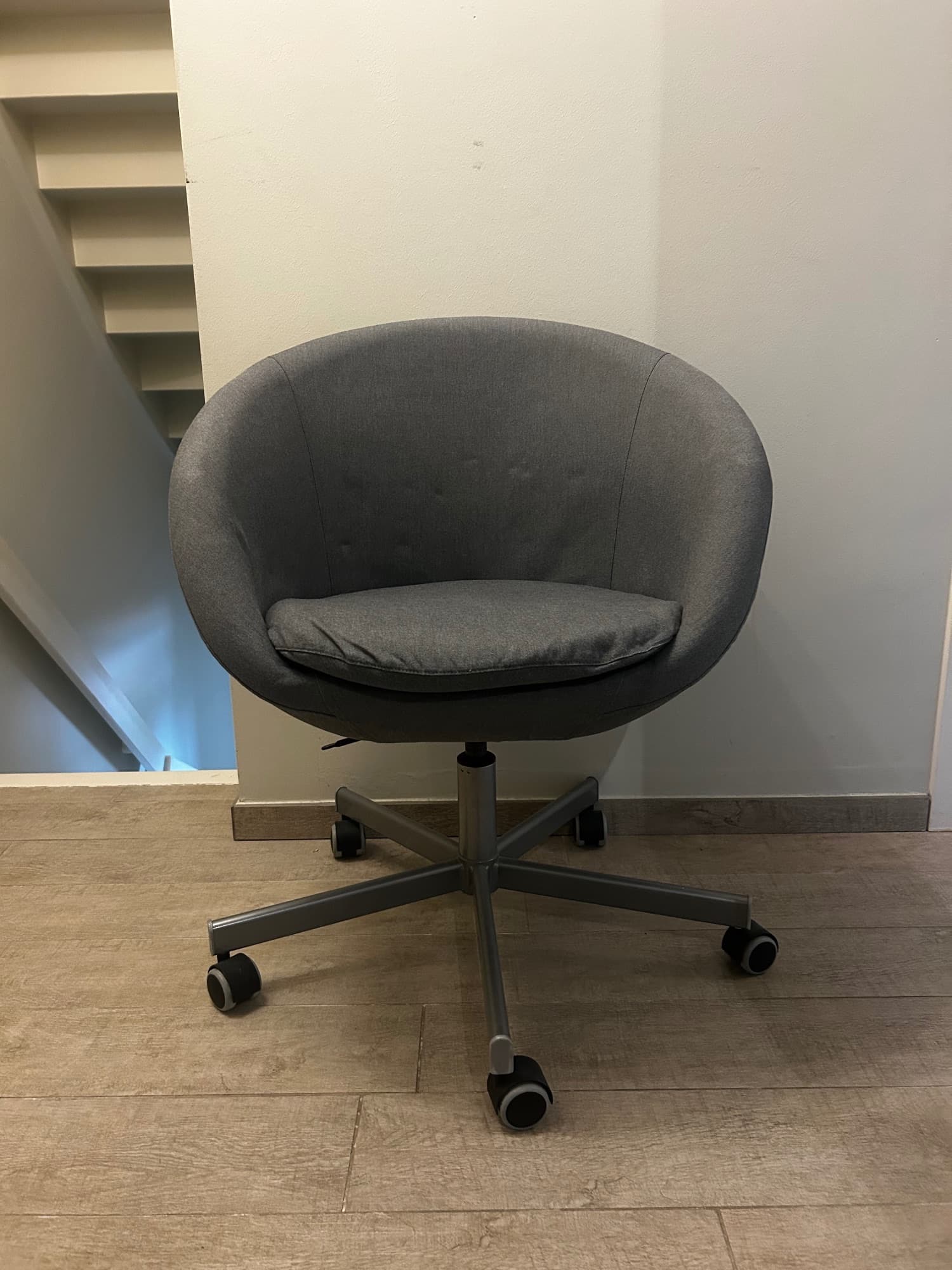 SKRUVSTA swivel chair, Vissle grey