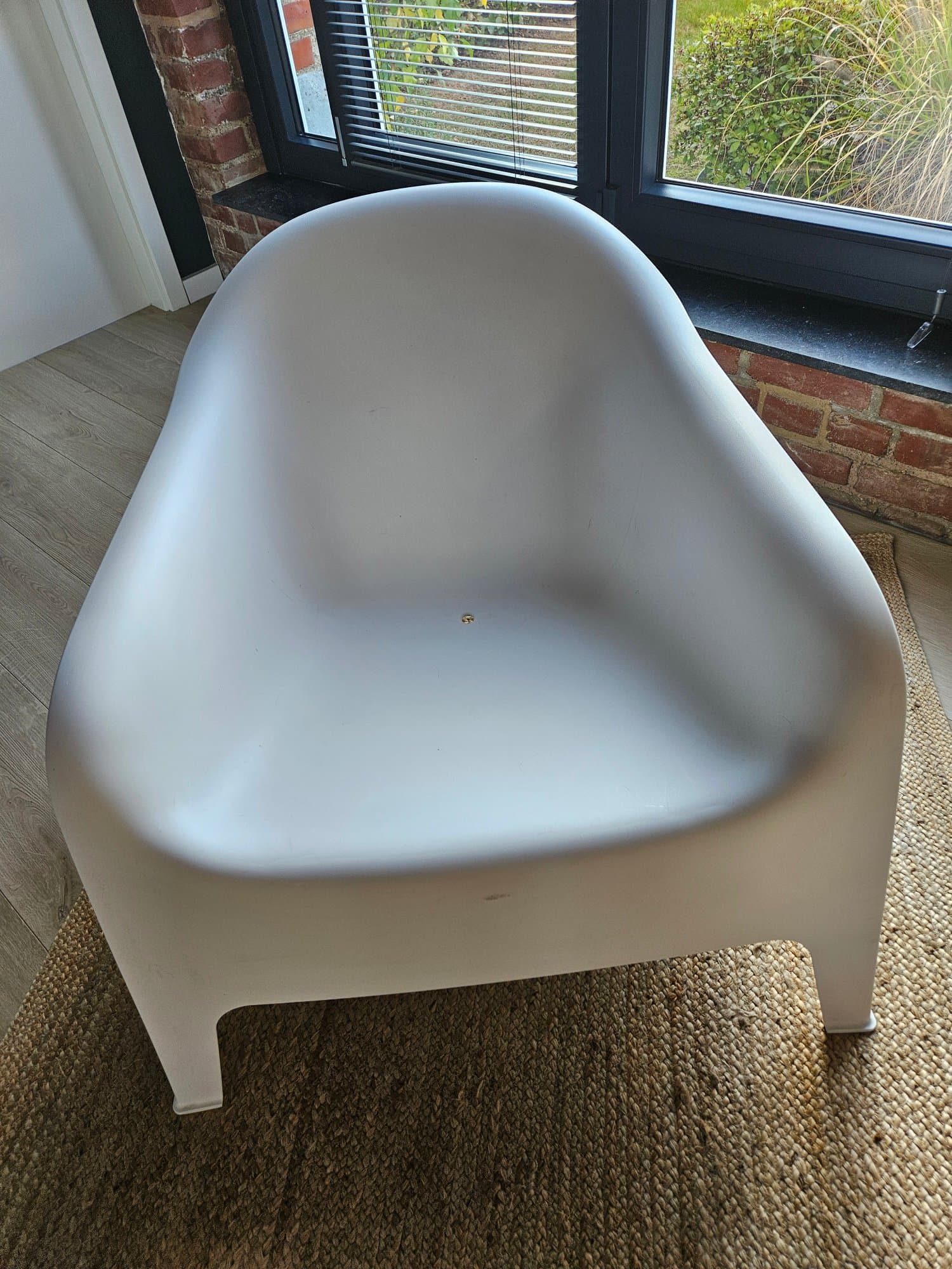 SKARPÖ armchair, outdoor, white