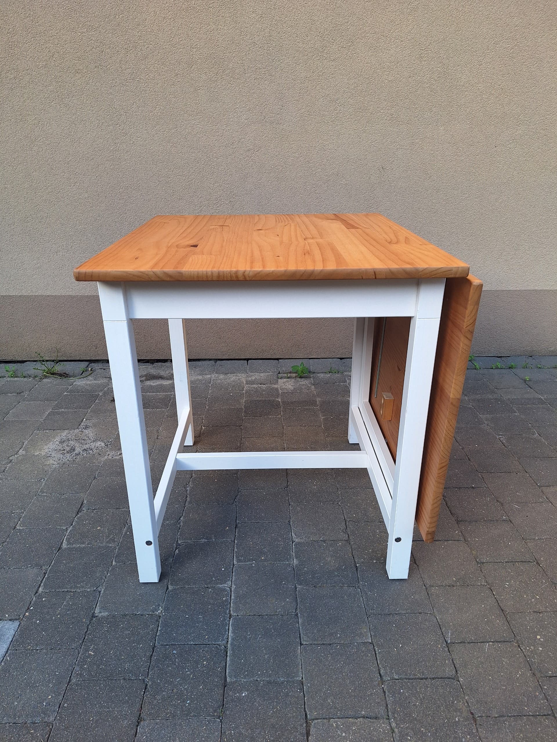 PINNTORP table à rabat, teinté brun clair/teinté blanc pin, 67/124x75 cm