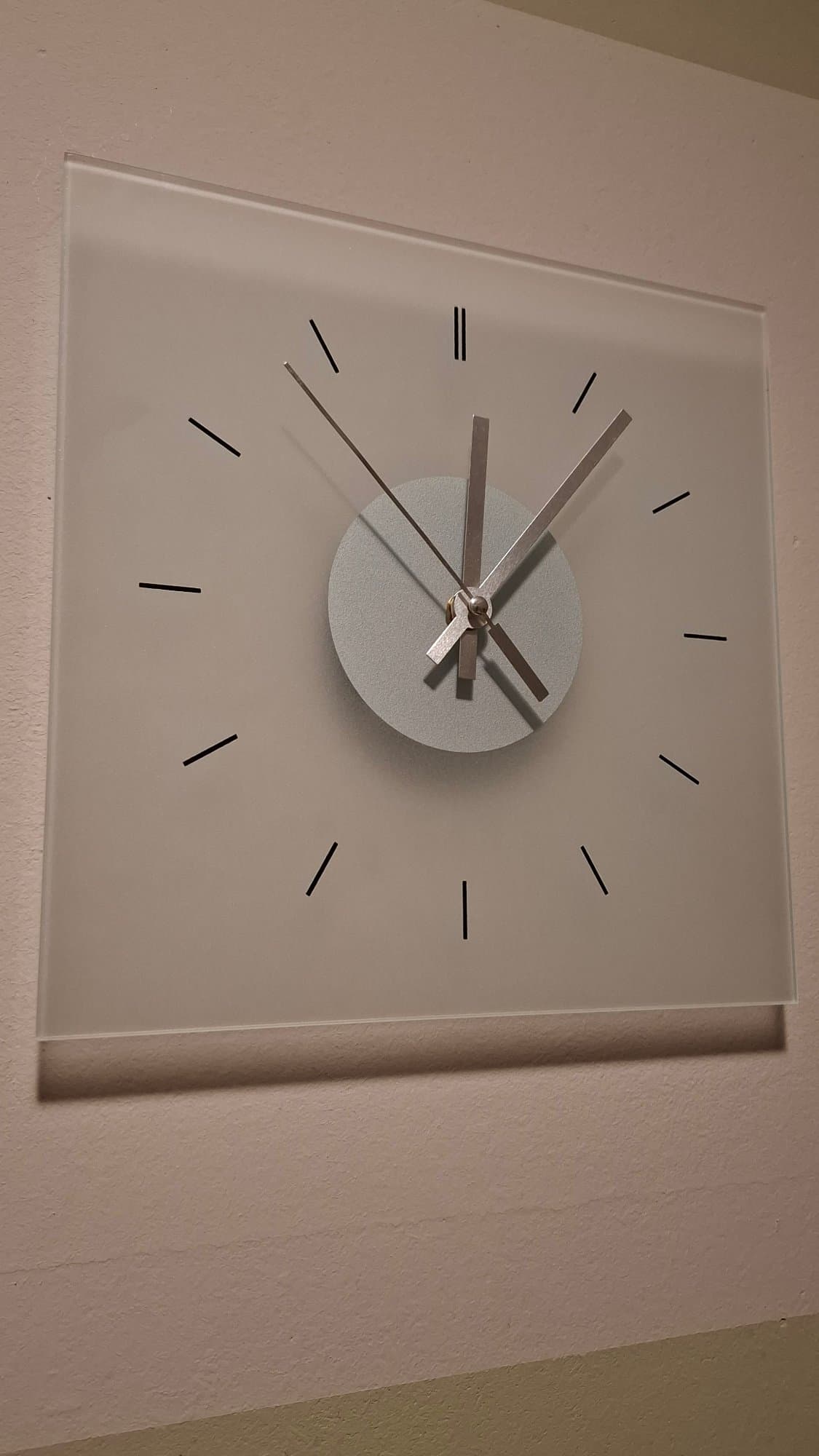 GLAZEN WANDKLOK