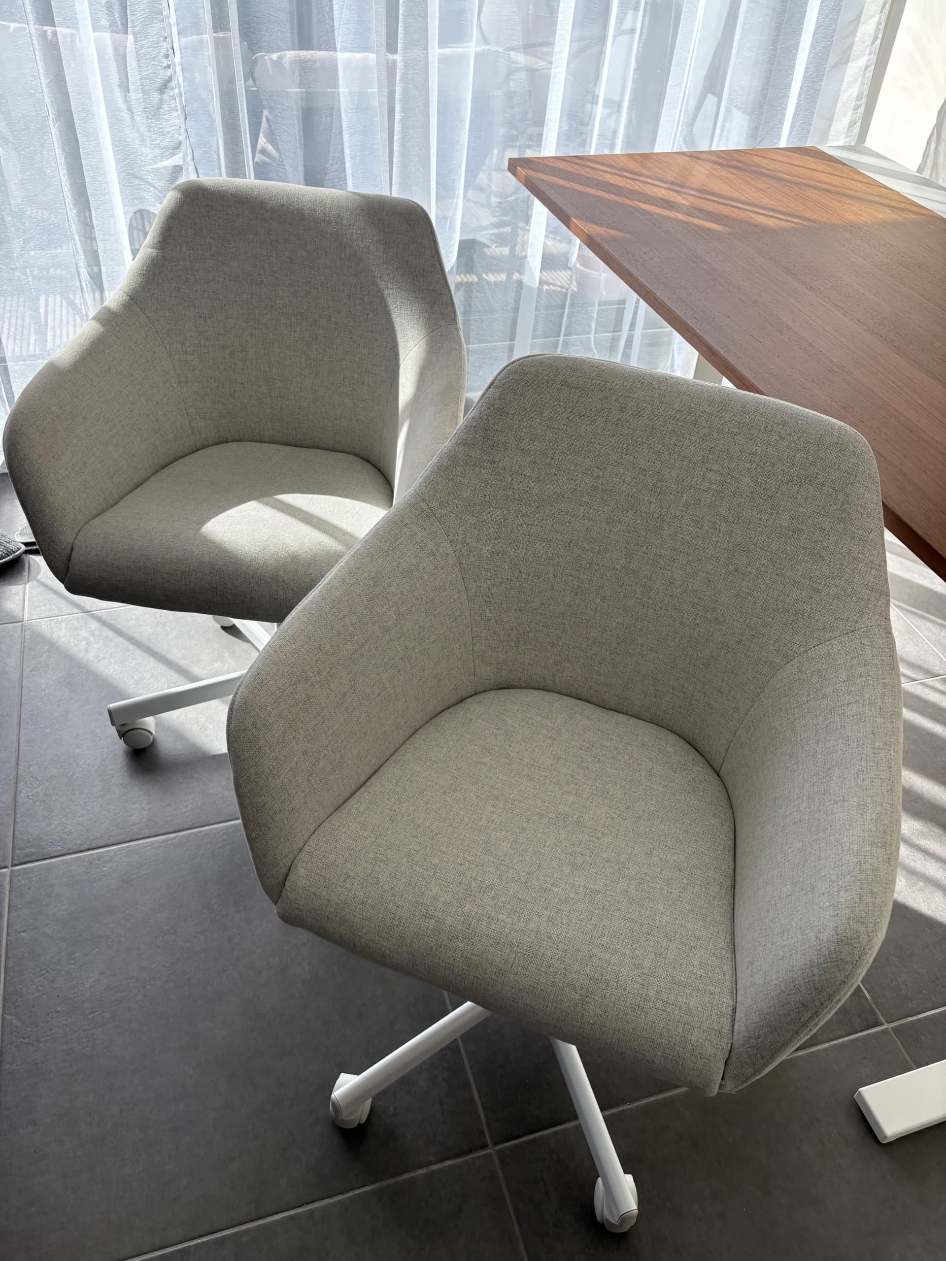 2 TOSSBERG / MALSKÄR bureaustoel, Gunnared beige/wit