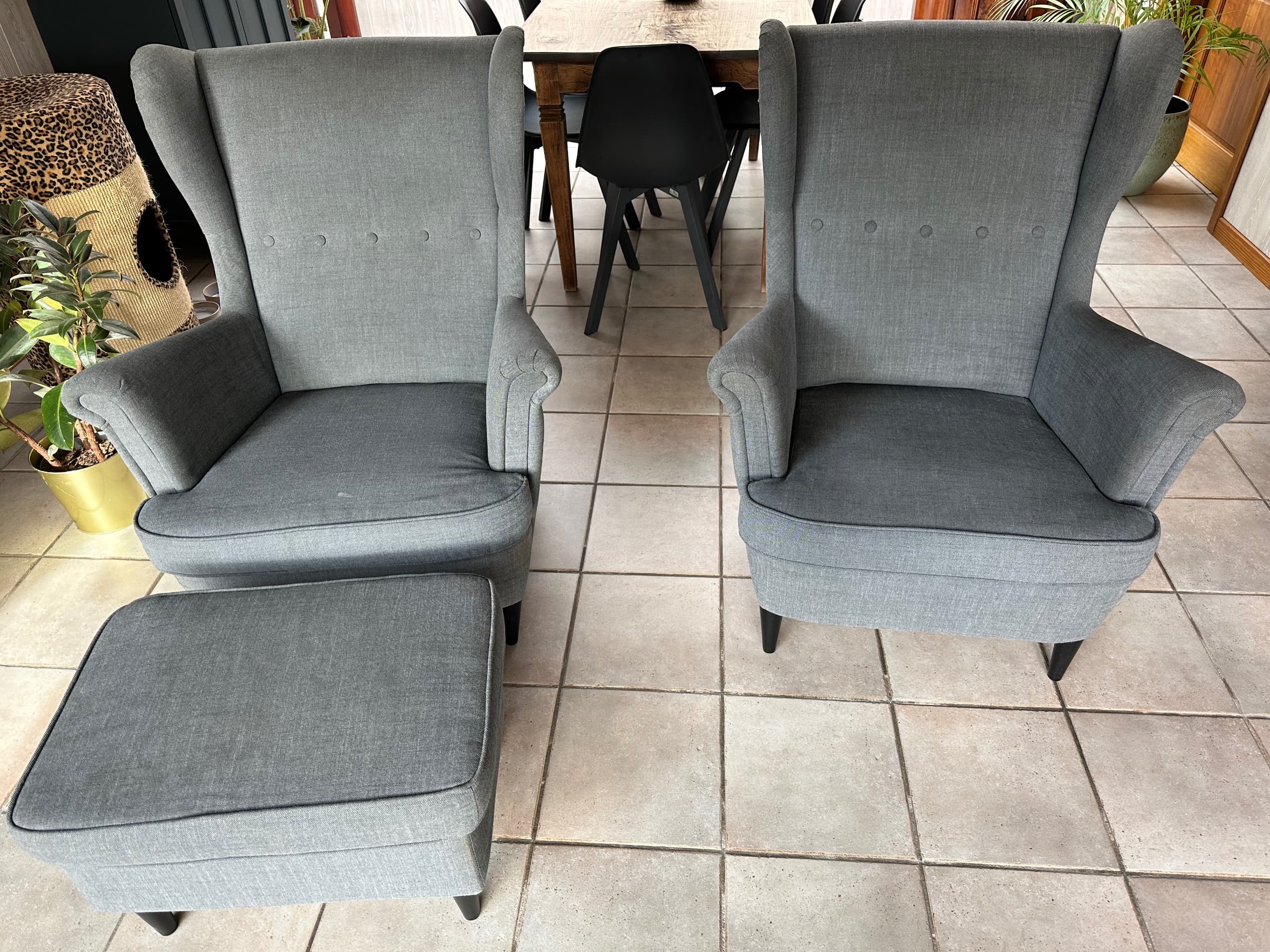STRANDMON fauteuil à oreilles av repose-pieds, Sulviken bleu/beige