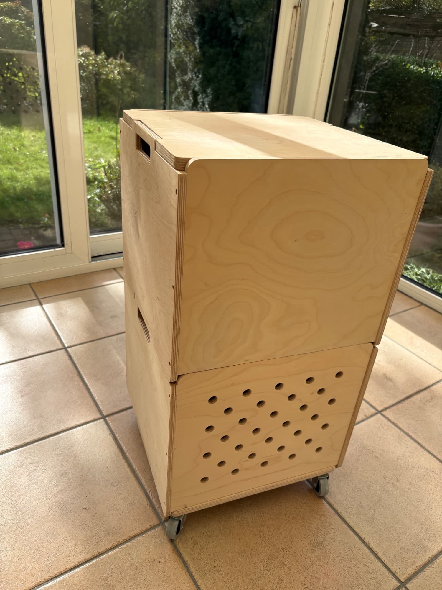OMBYTE storage combination on castors