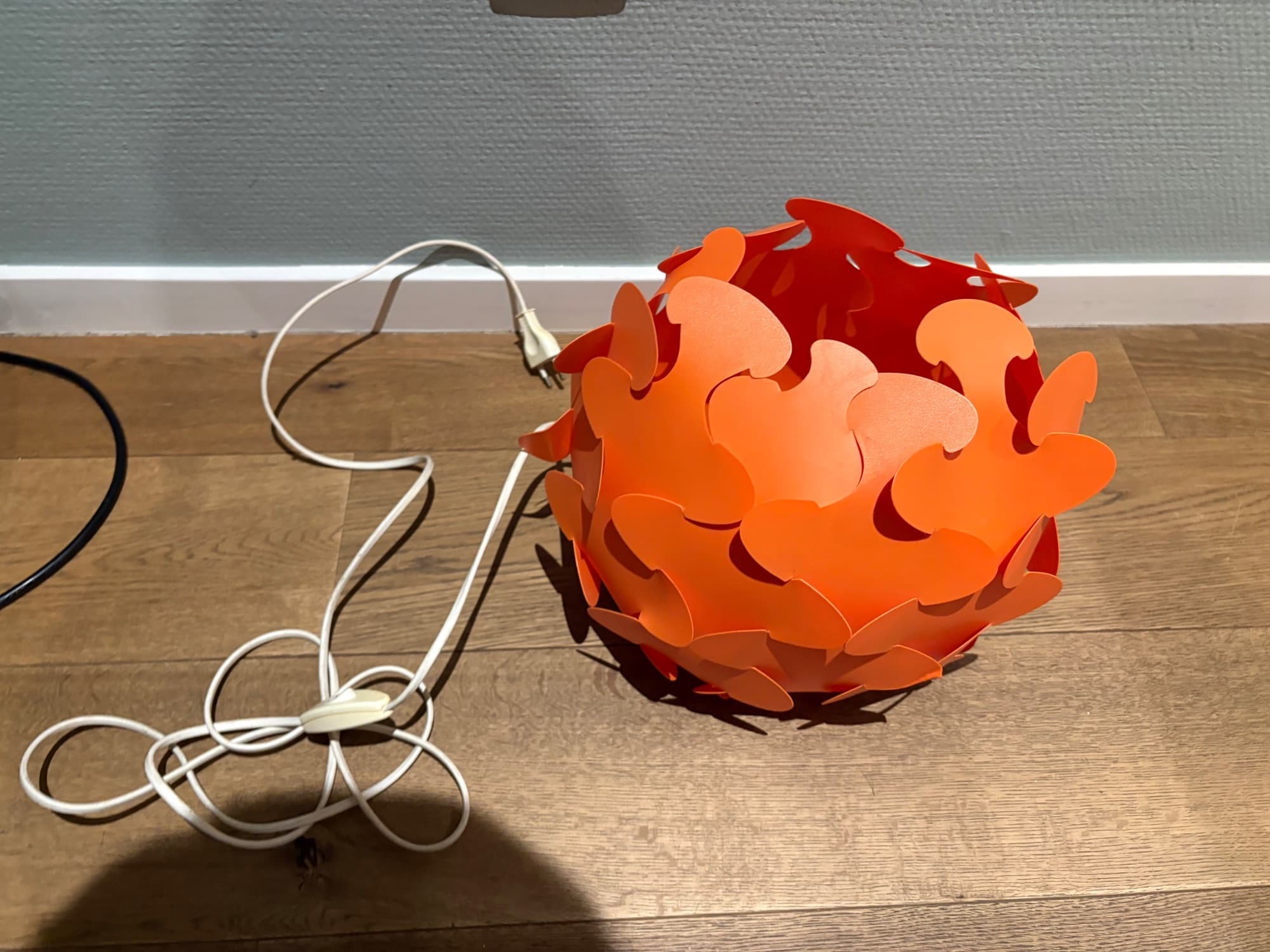 LEUKE IKEA LAMP