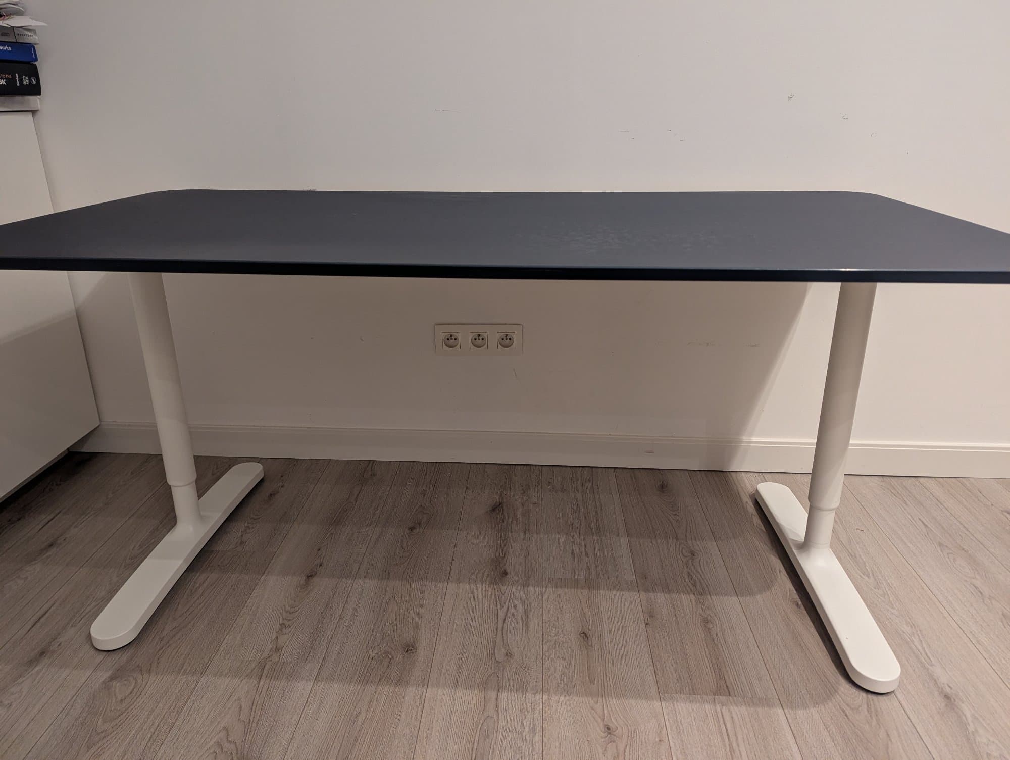 BEKANT desk, linoleum blue/white