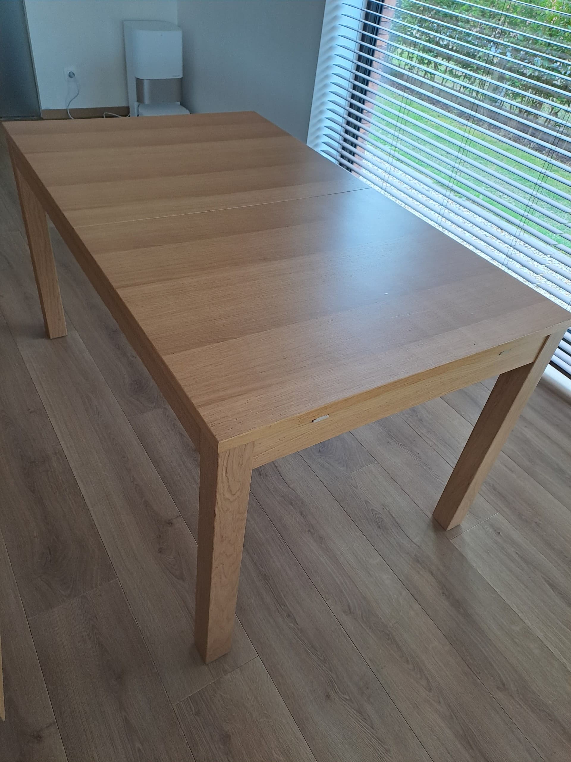 BJURSTA extendable table, oak veneer