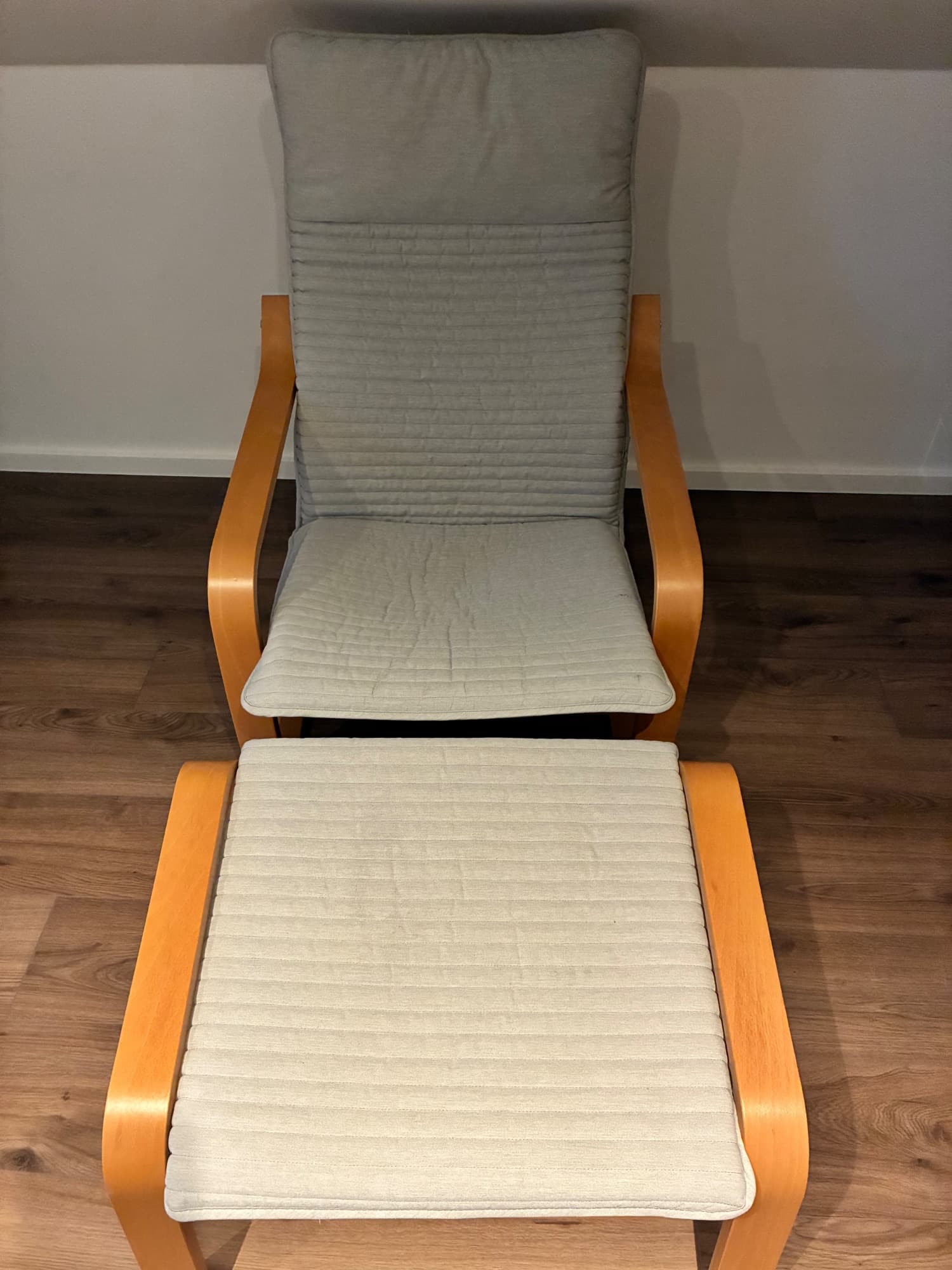 POÄNG fauteuil avec repose-pieds, plaqué bouleau/Knisa beige clair