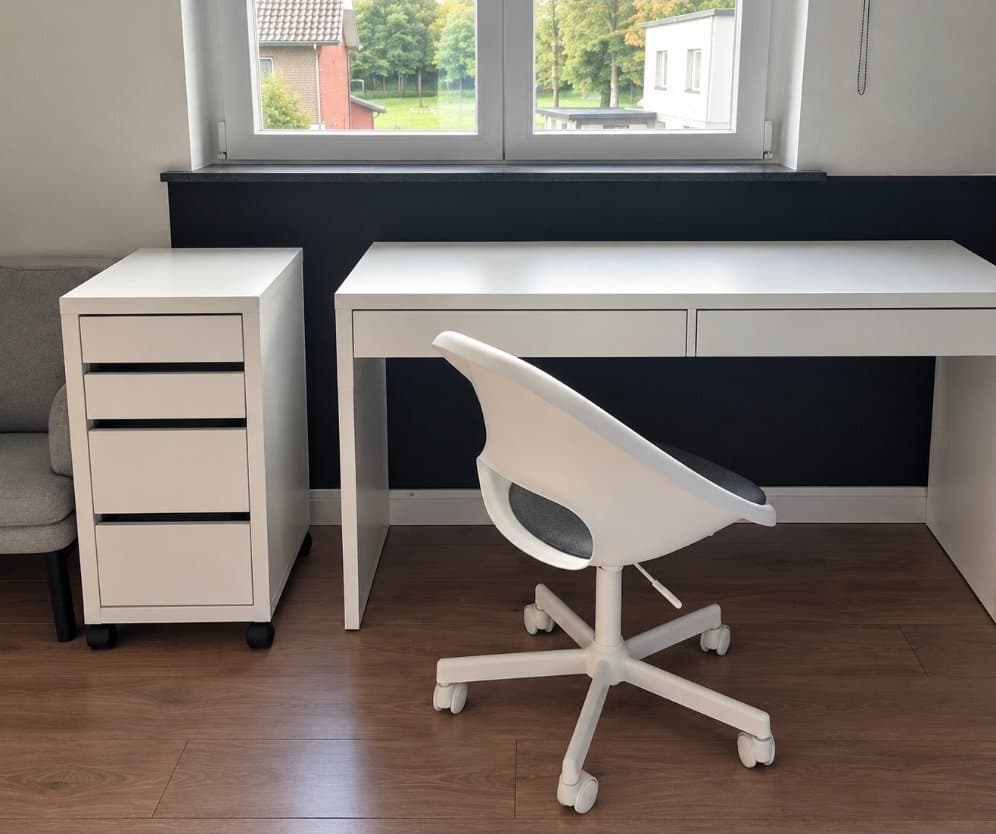 LOBERGET / MALSKÄR swivel chair + pad, white/dark grey