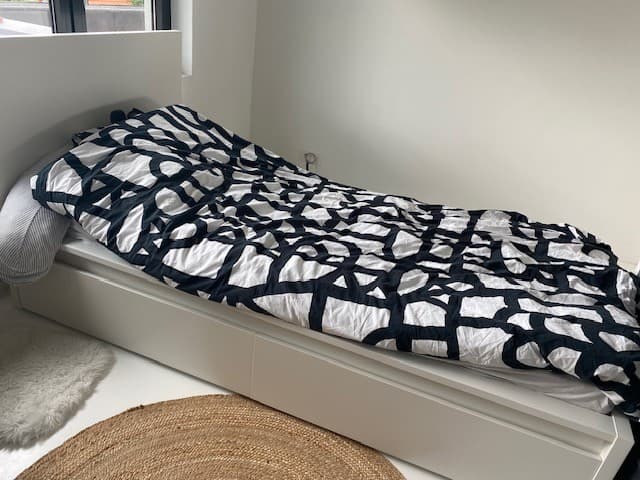 MALM bedframe, hoog, met 2 bedlades, wit/Lönset, 90x200 cm