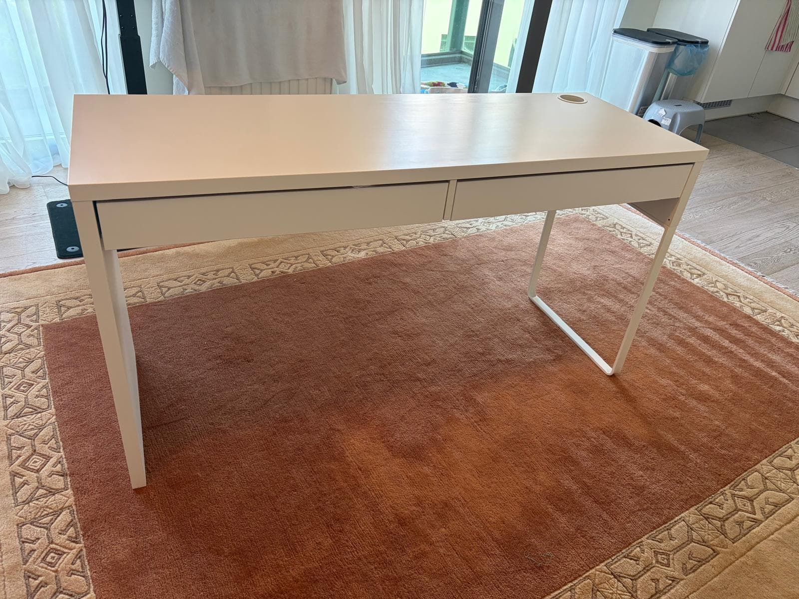 MICKE Bureau, wit, 105x50 cm. Koop hier