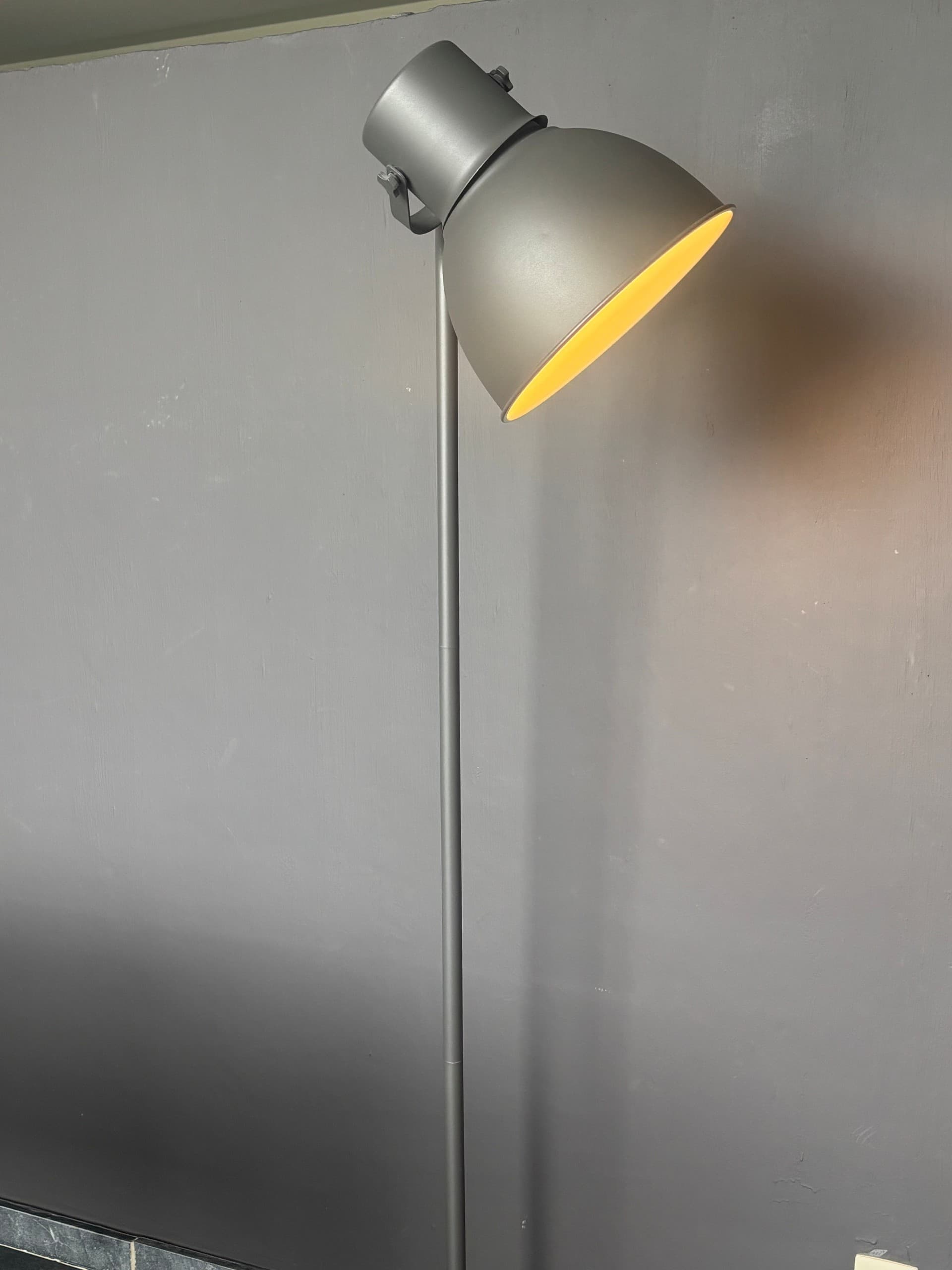 HEKTAR Staande lamp, donkergrijs