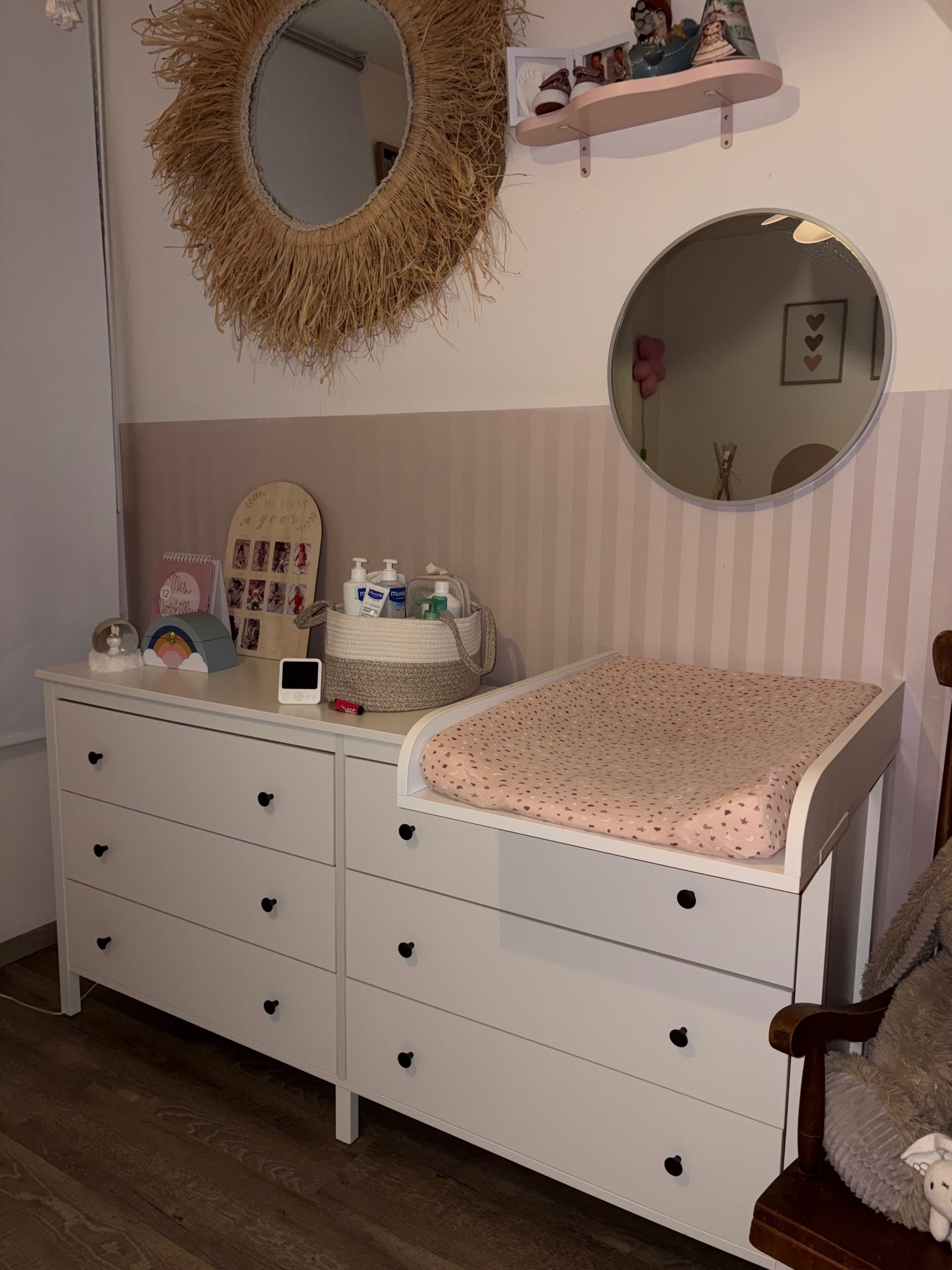 COMMODE
