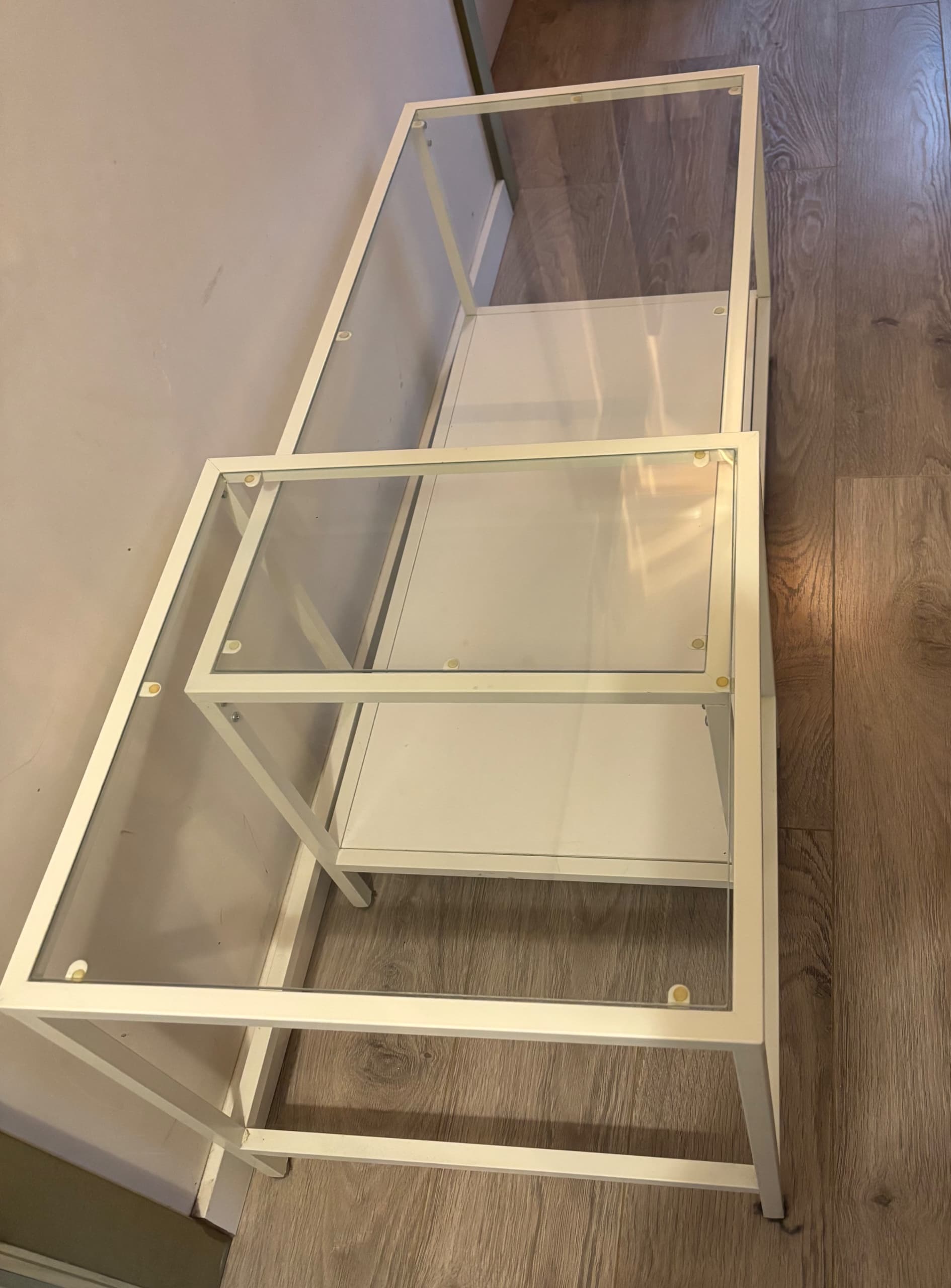 VITTSJÖ tables gigognes, lot de 2, beige clair/verre, 90x50 cm