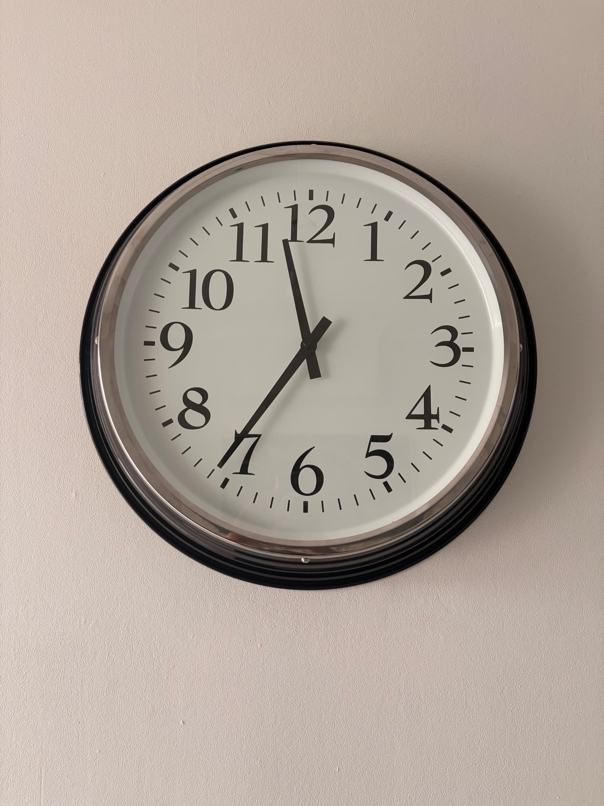 BRAVUR wall clock, black, 59 cm