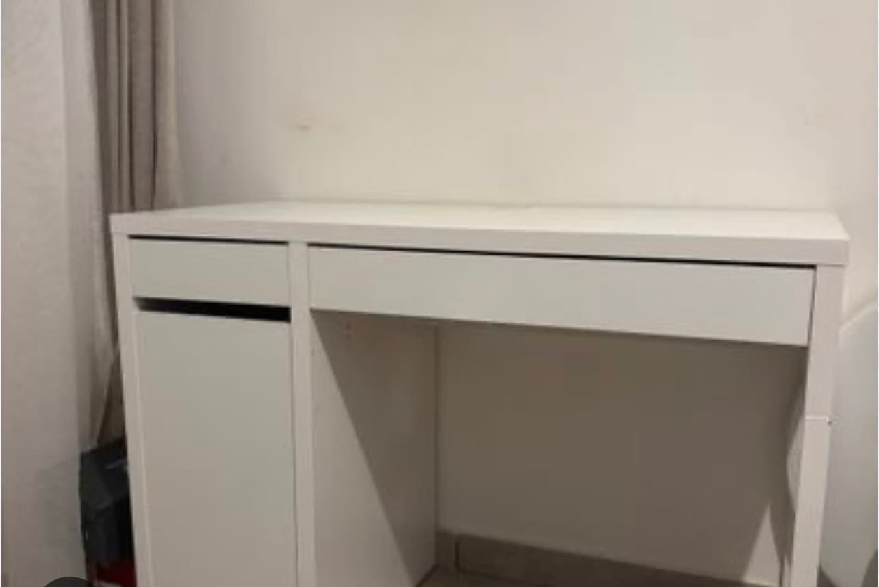 MICKE Bureau, blanc, 105x50 cm. Lire plus
