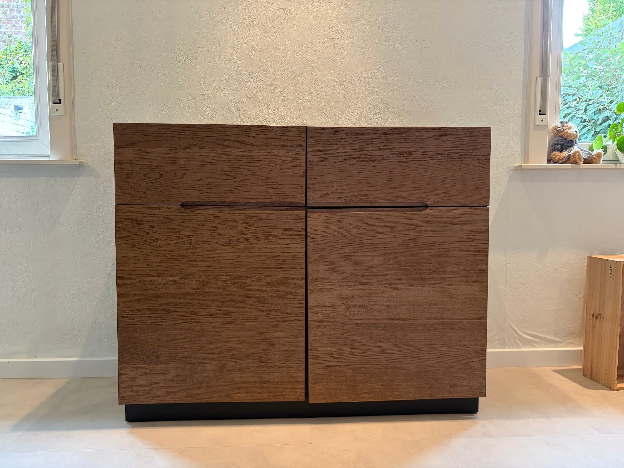 KLACKENÄS buffetkast, zwart/eikenfineer bruin gelazuurd, 120x97 cm
