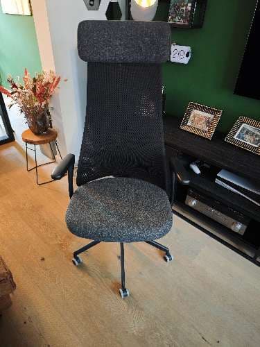 JÄRVFJÄLLET office chair with armrests, Glose black