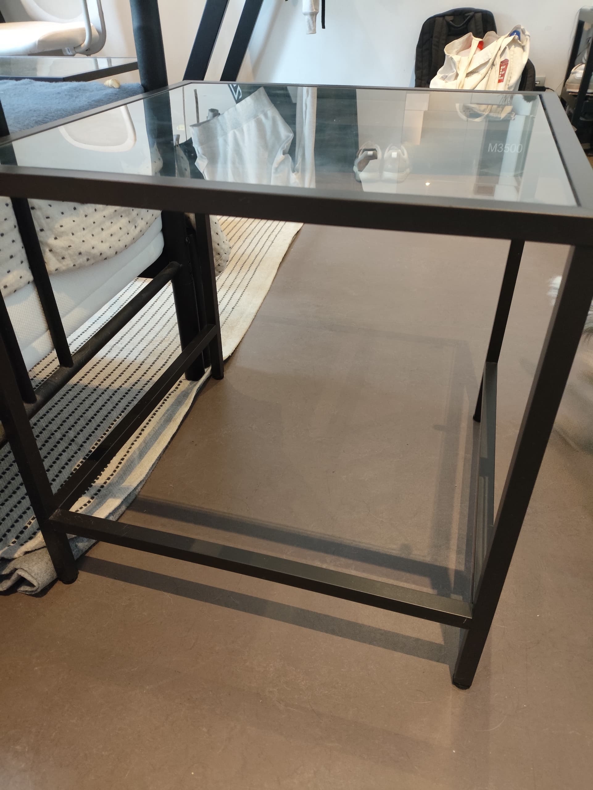 VITTSJÖ Tables gigognes, lot de 2, brun noir, verre, 90x50 cm