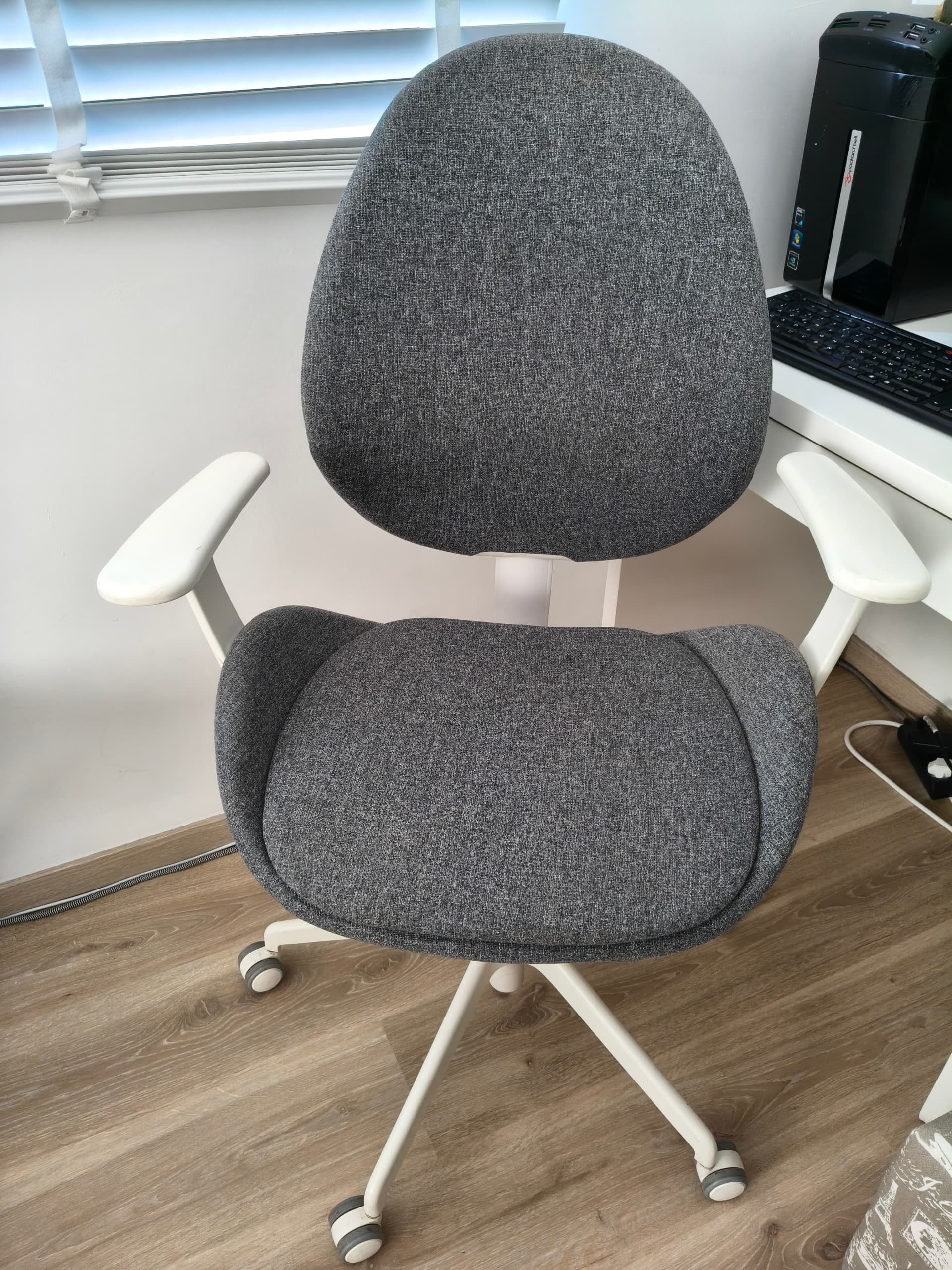 HATTEFJÄLL office chair with armrests, Gunnared medium grey/white