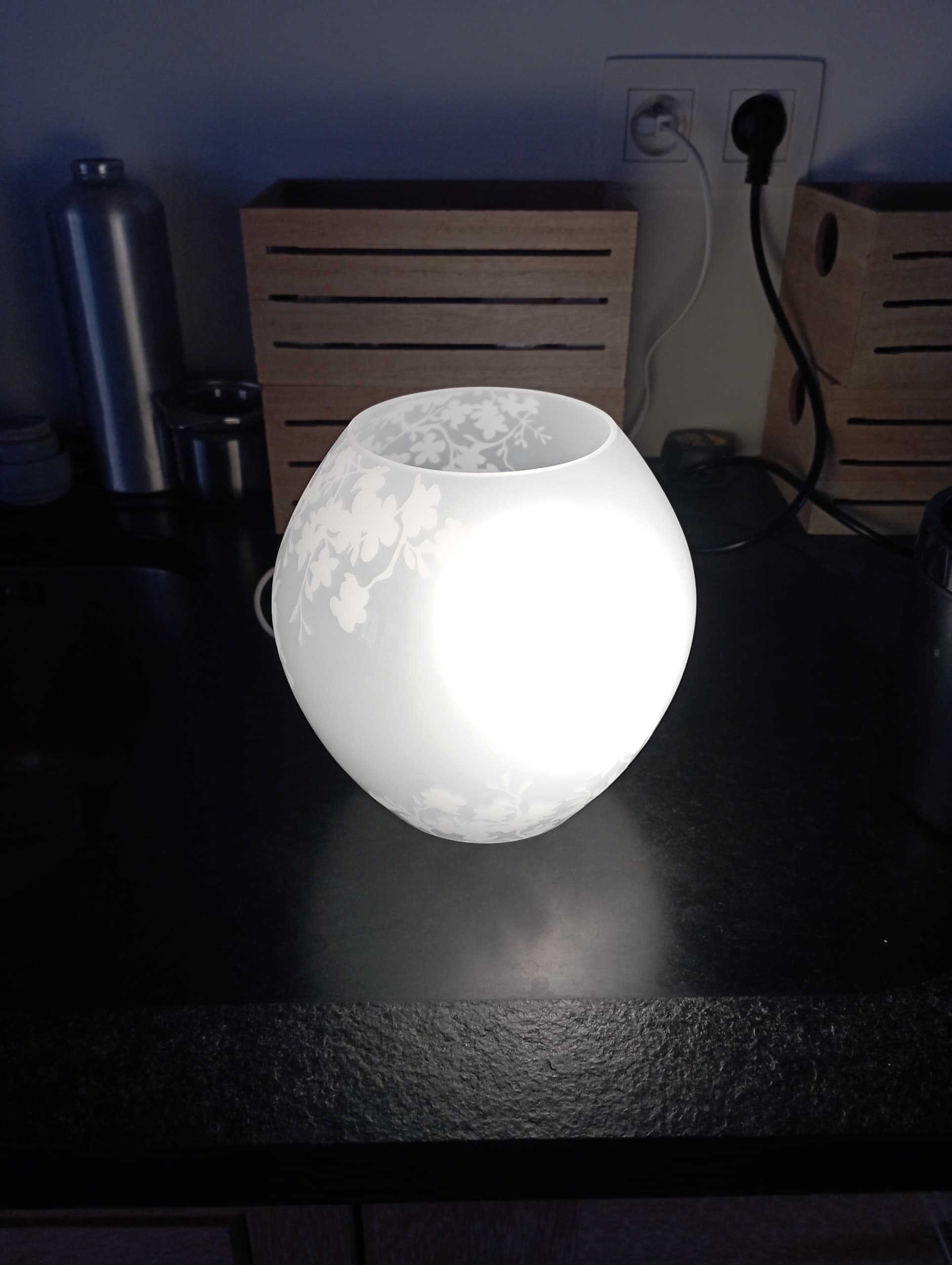 LAMPE EN VERRE BLANC