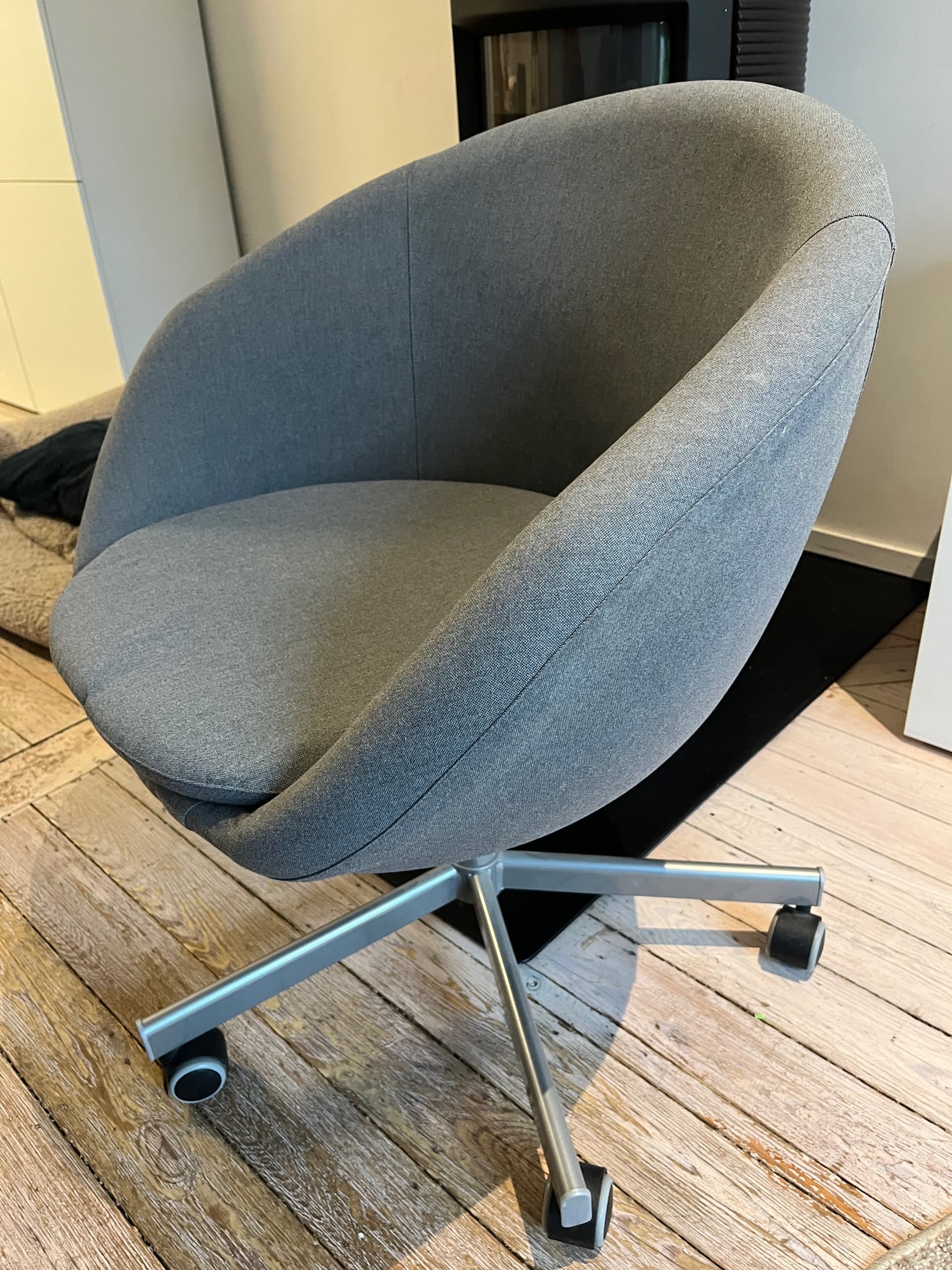 SKRUVSTA swivel chair, Vissle grey