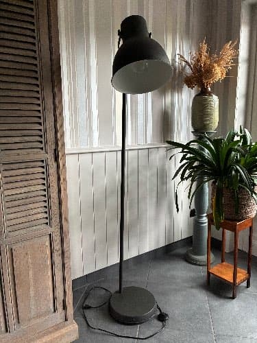 HEKTAR Lampadaire, gris foncé