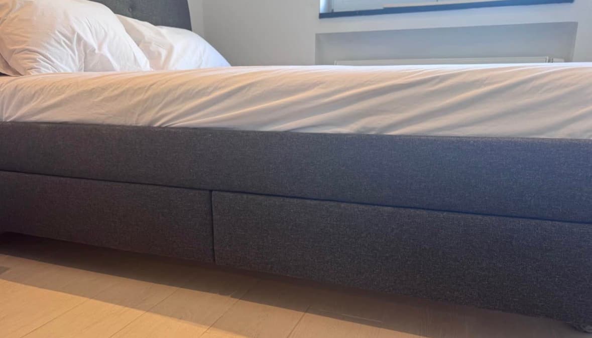 IDANÄS lit avec rangement matelassé, Gunnared gris foncé, 160x200 cm