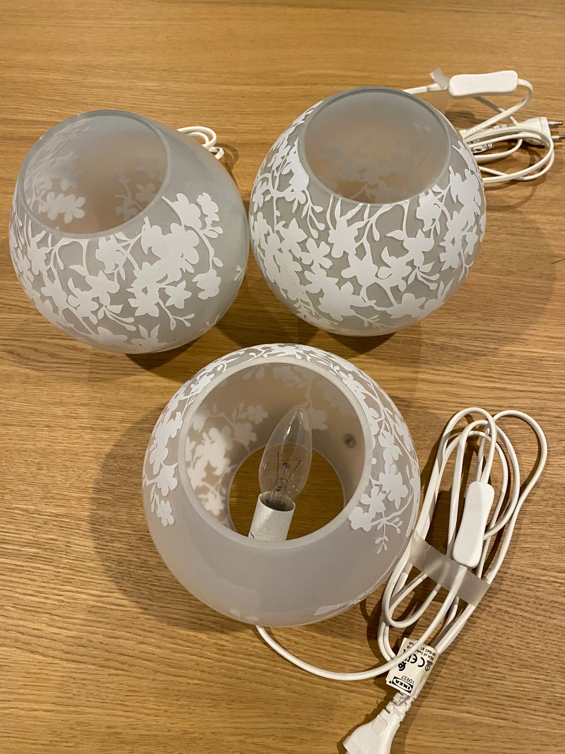 LAMPE DE TABLE