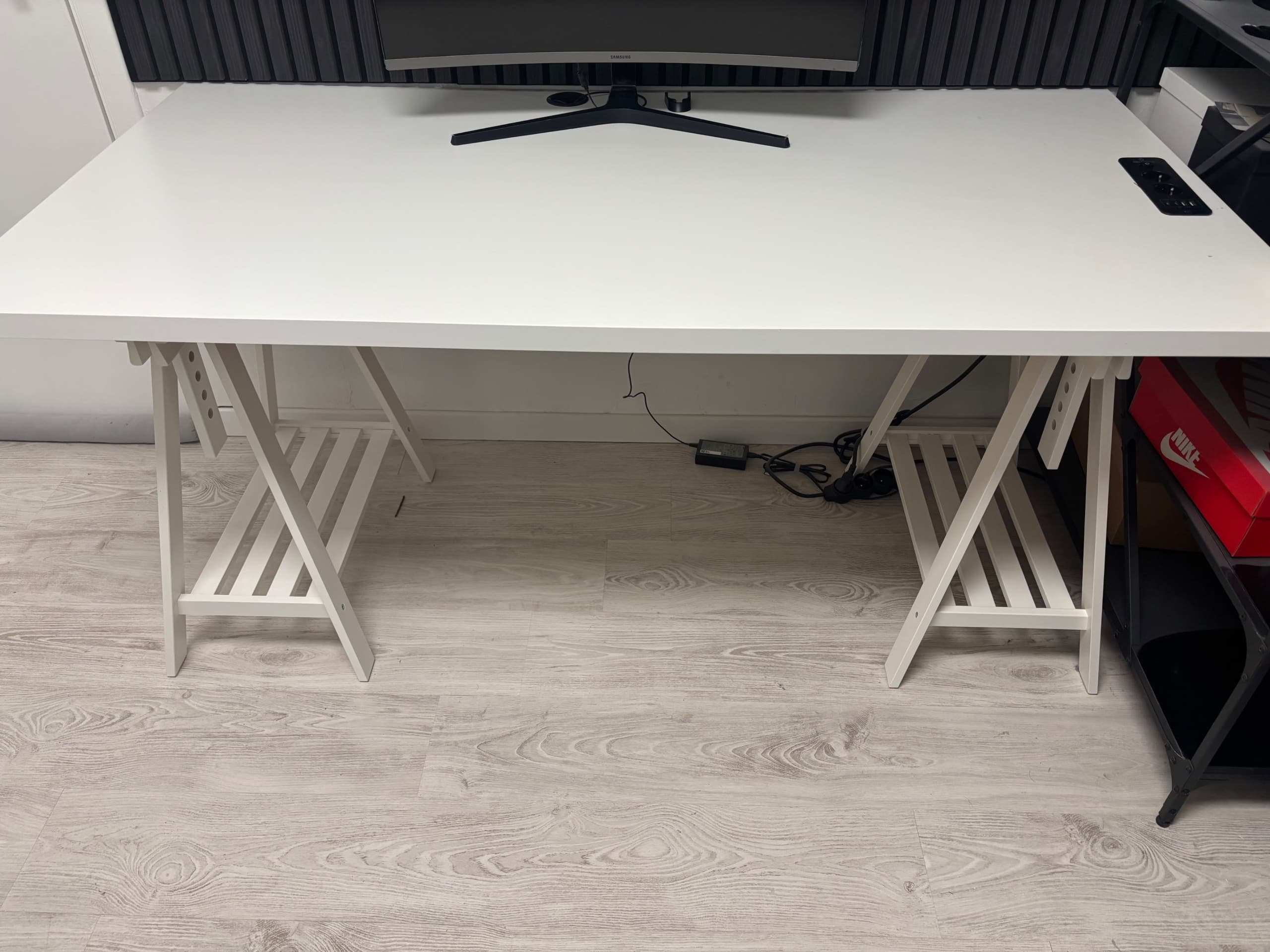LAGKAPTEN / MITTBACK bureau, wit, 140x60 cm