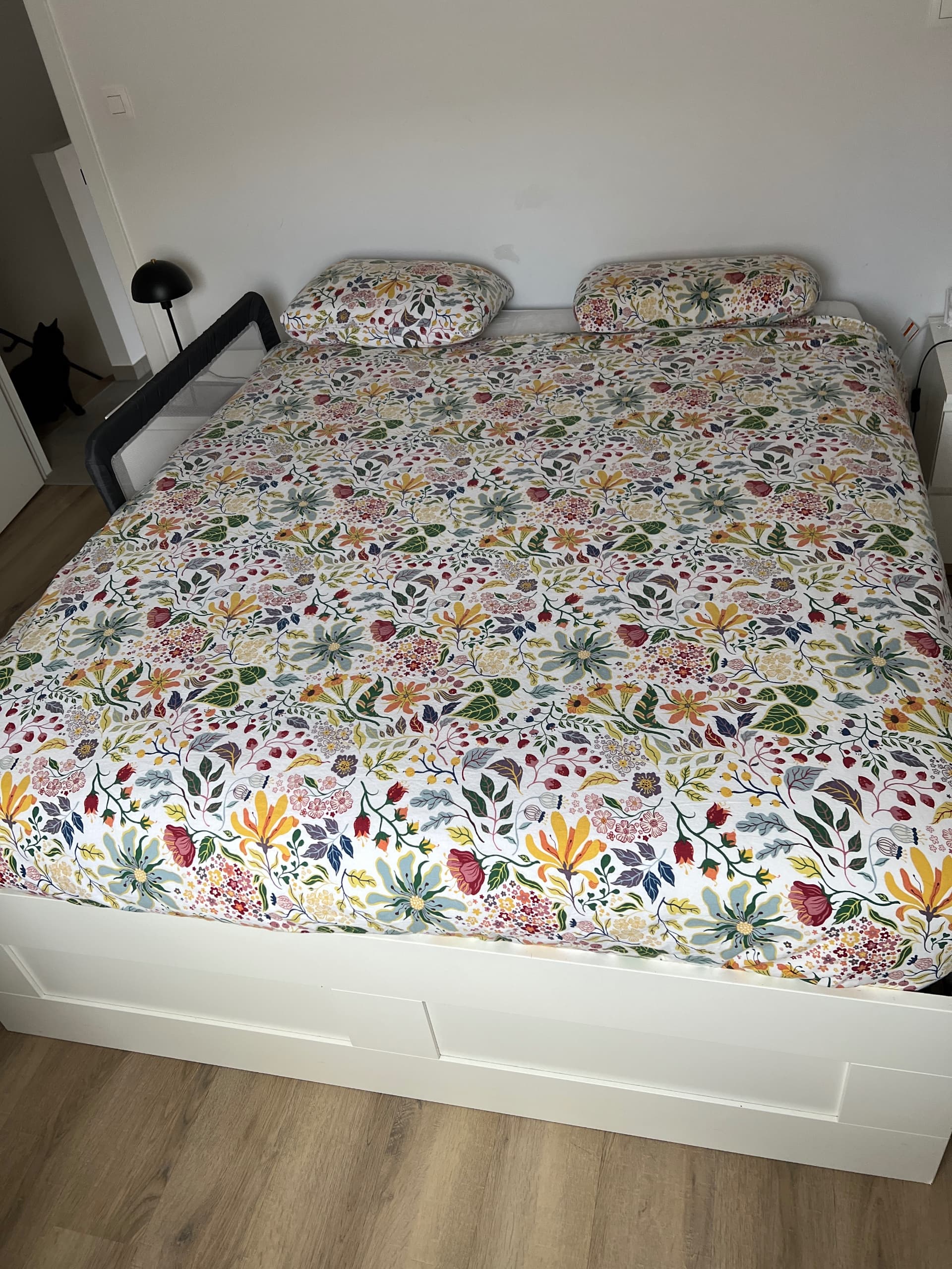 BRIMNES bedframe met opberglades, wit, 180x200 cm