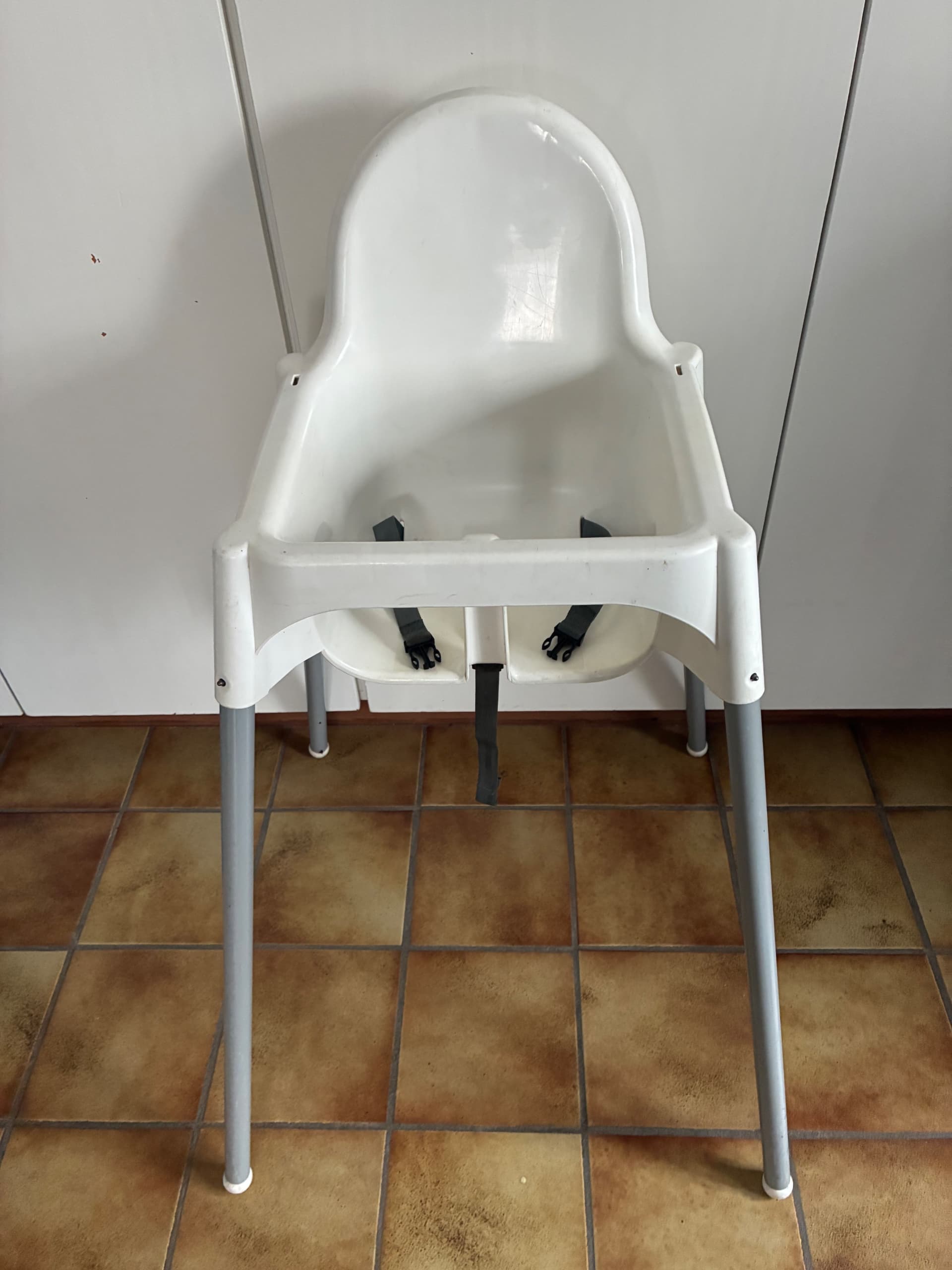 ANTILOP highchair with safety belt, white/white