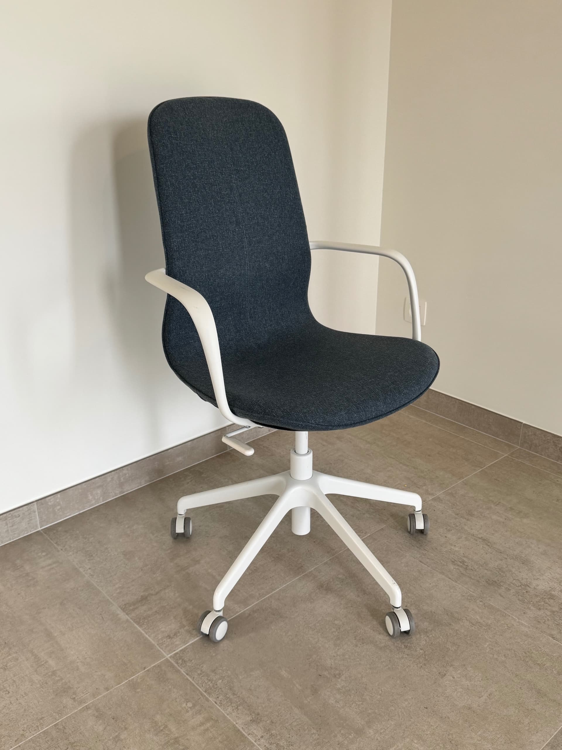 LÅNGFJÄLL chaise conférence av accoudoirs, Gunnared bleu/blanc