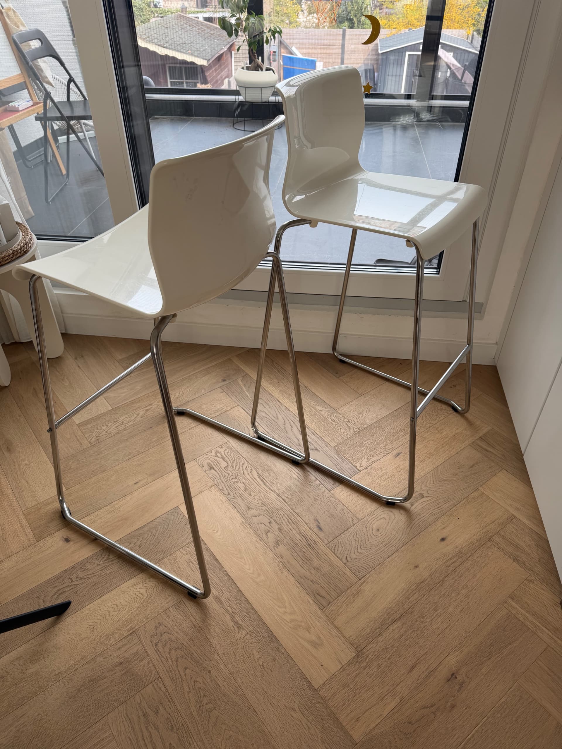 GLENN barkruk, bladhoogte wit/verchroomd, 66 cm