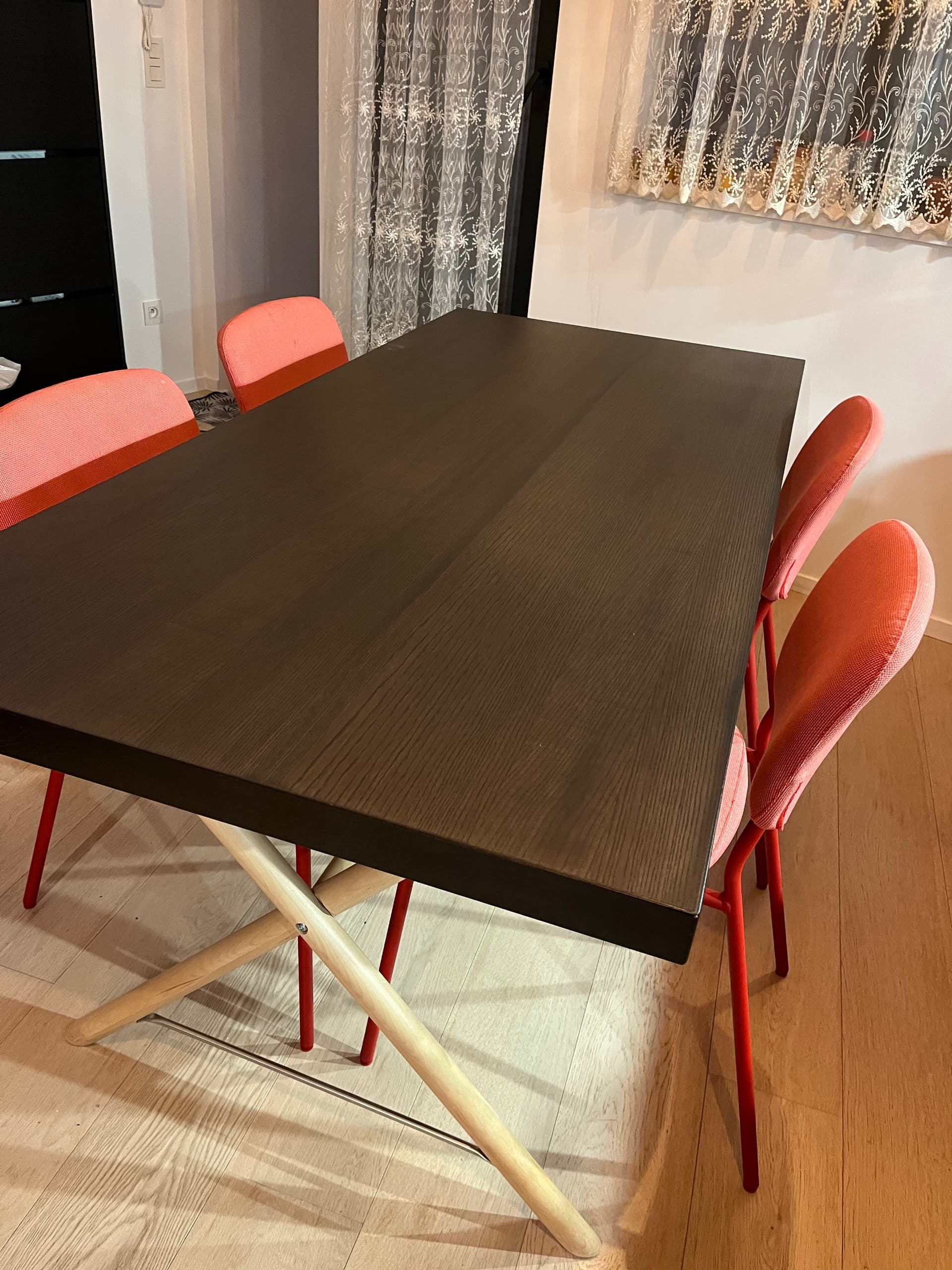 TABLE + CHAISES