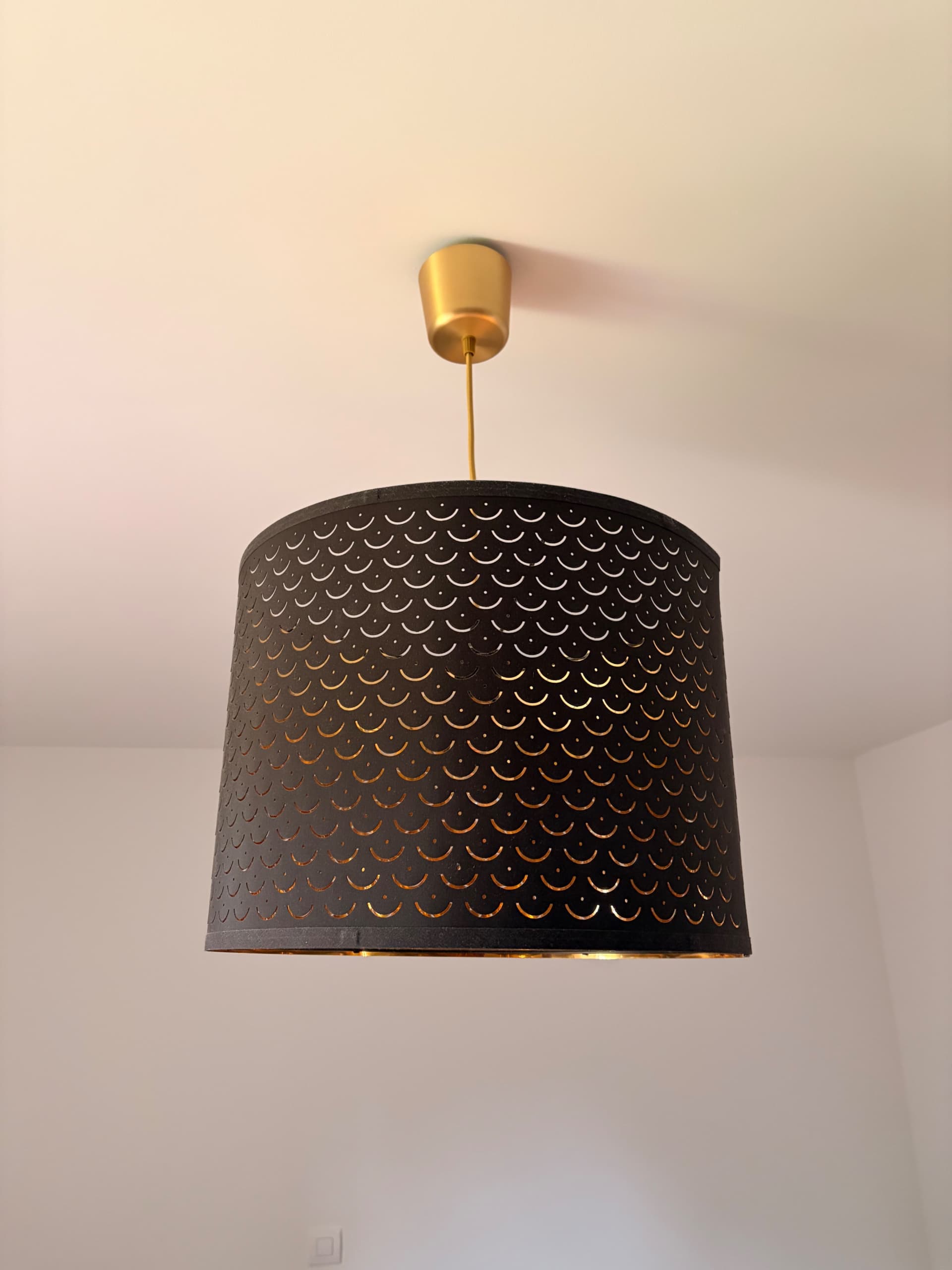 NYMÖ Lampenkap, zwart, messingkleur, 59 cm