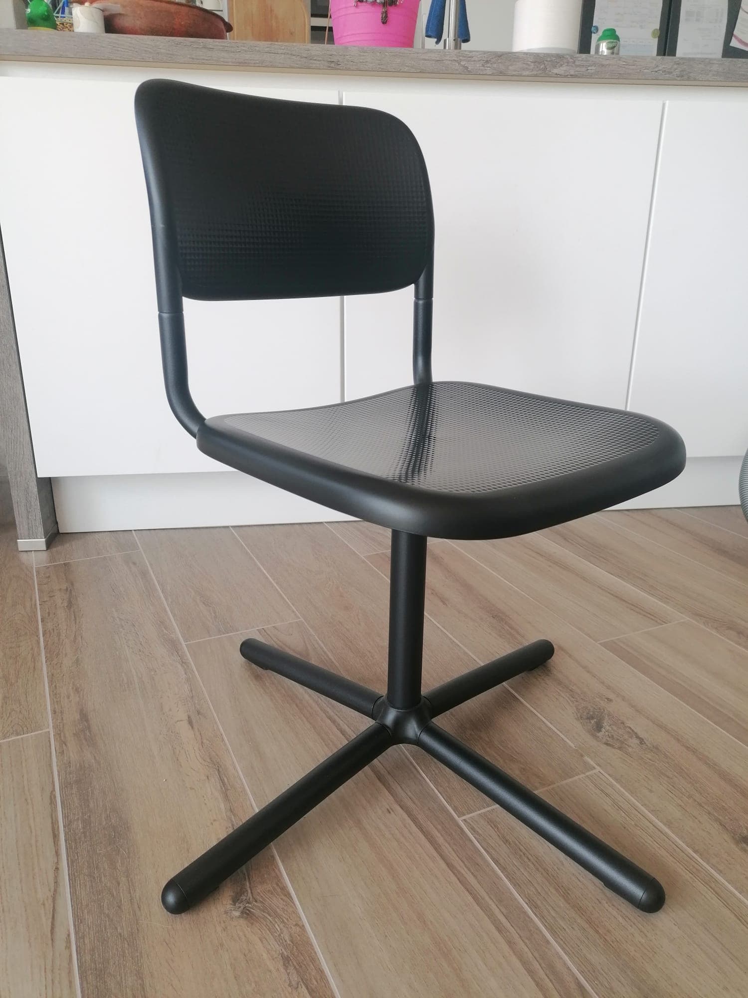 SMÄLLEN swivel chair, black