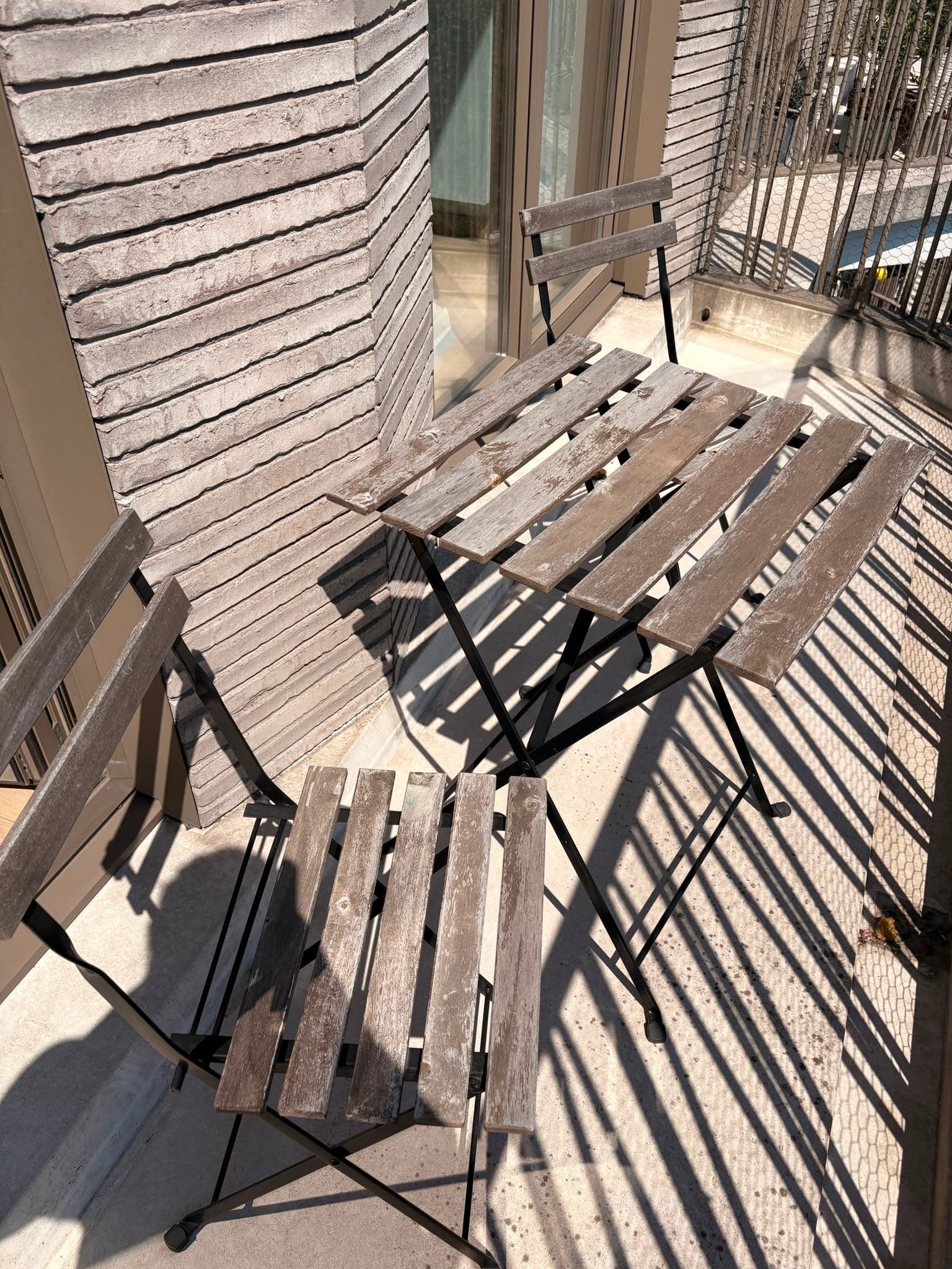 TÄRNÖ tafel+2 stoelen, buiten, zwart/lichtbruin gelazuurd