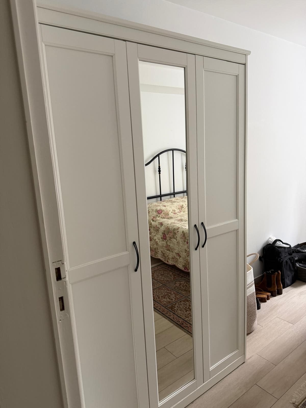 WARDROBE SONGESAND