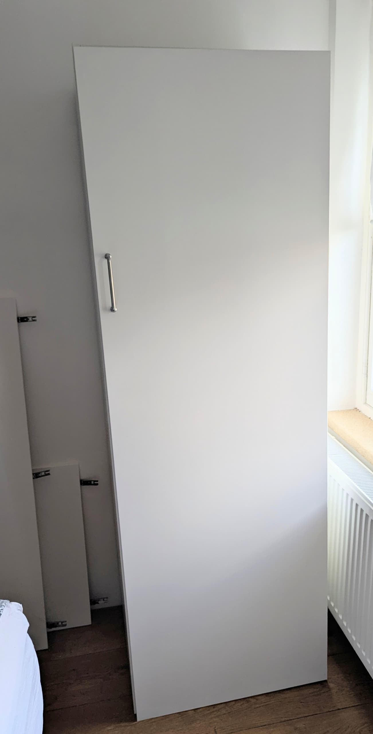 ARMOIRE ET PORTE