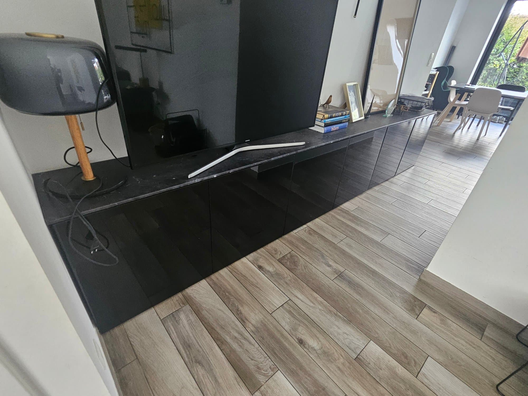 BESTÅ combinaison rangement murale, brun noir/Selsviken brillant/noir, 180x42x64 cm